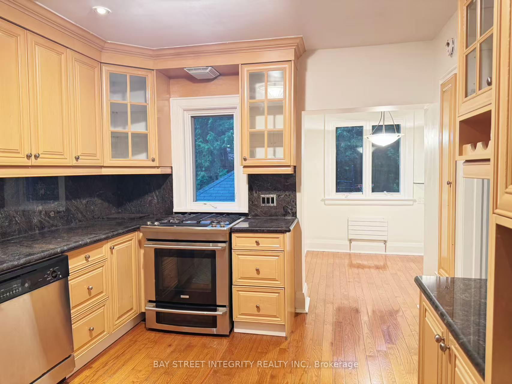 Photo 8 of 326 Warren Road, Toronto, Forest Hill South — HOMEH