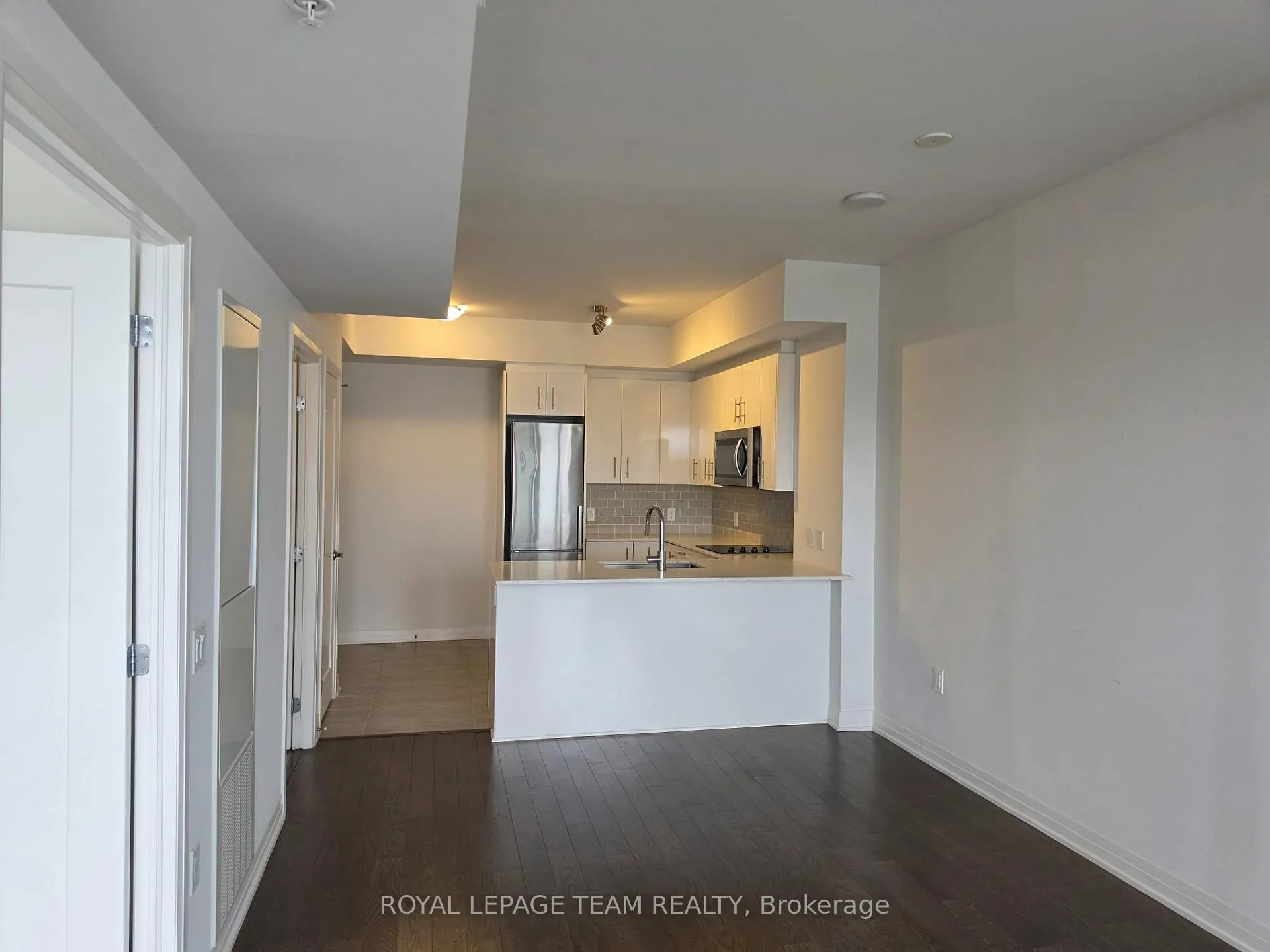 Photo 6 of Unit 905, 805 Carling Avenue, Ottawa, West Centre Town — HOMEH