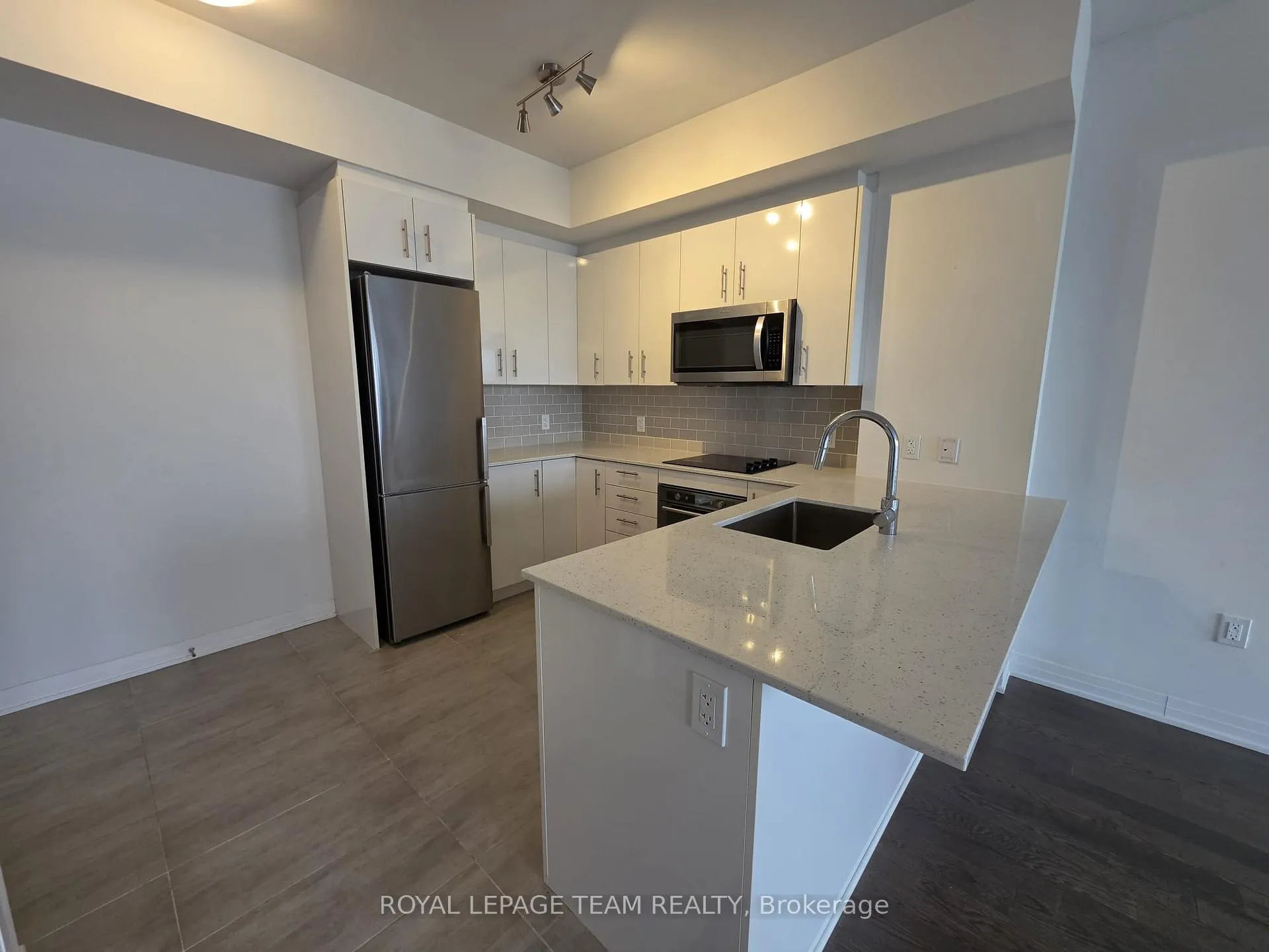 Photo 7 of Unit 905, 805 Carling Avenue, Ottawa, West Centre Town — HOMEH