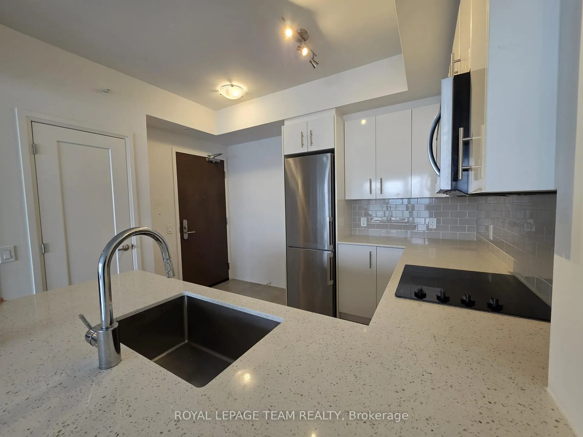 Photo 10 of Unit 905, 805 Carling Avenue, Ottawa, West Centre Town — HOMEH