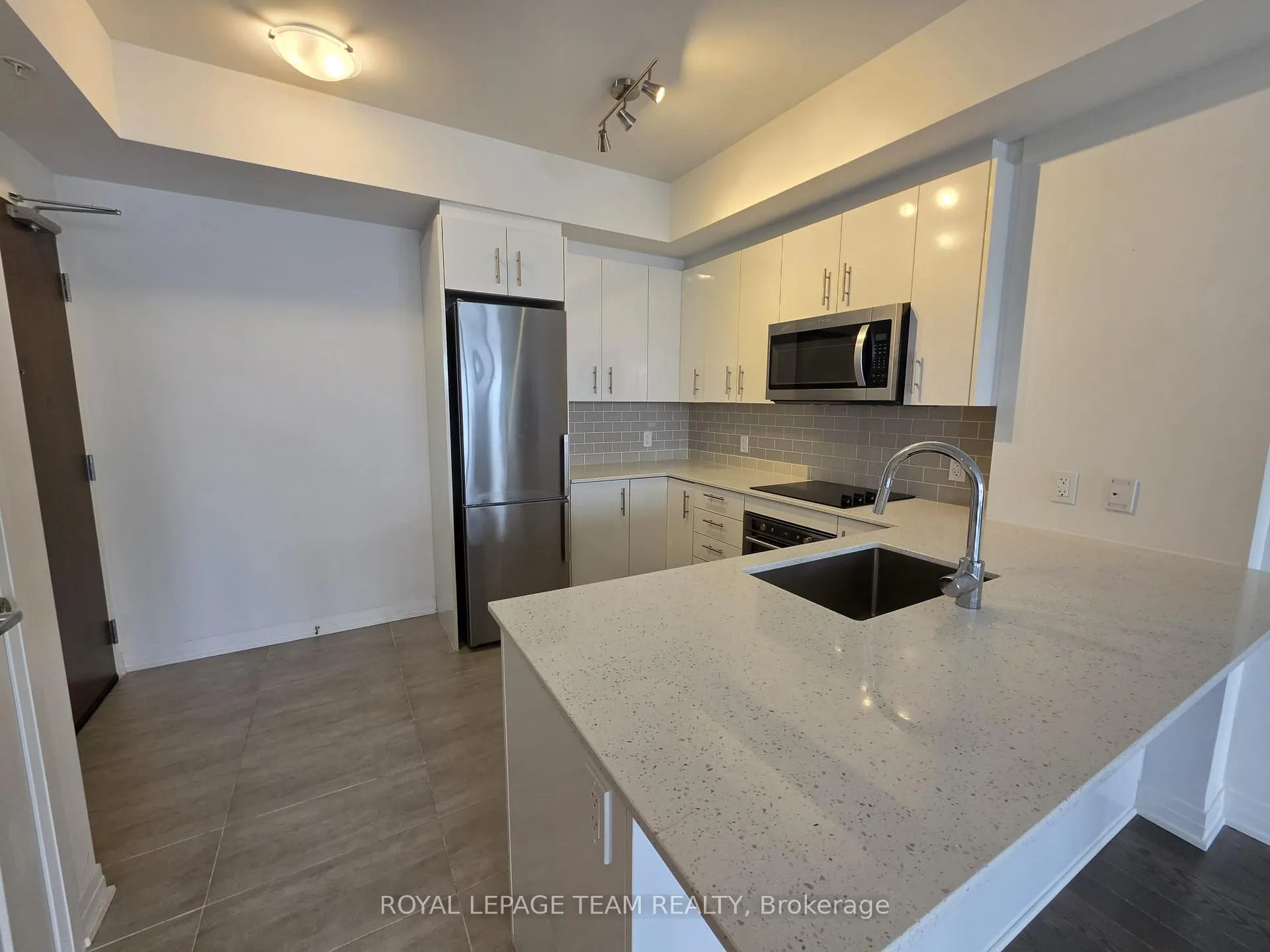 Photo 11 of Unit 905, 805 Carling Avenue, Ottawa, West Centre Town — HOMEH
