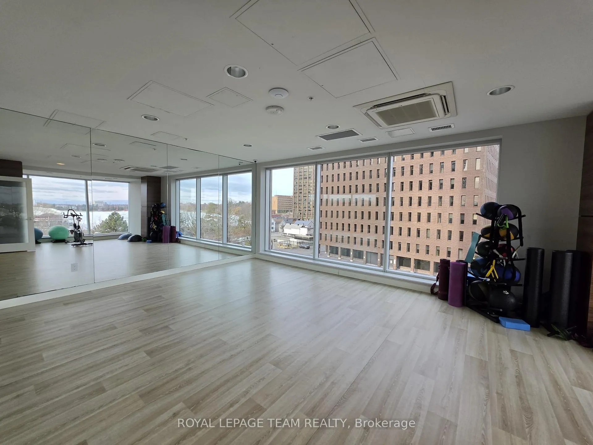 Photo 23 of Unit 905, 805 Carling Avenue, Ottawa, West Centre Town — HOMEH