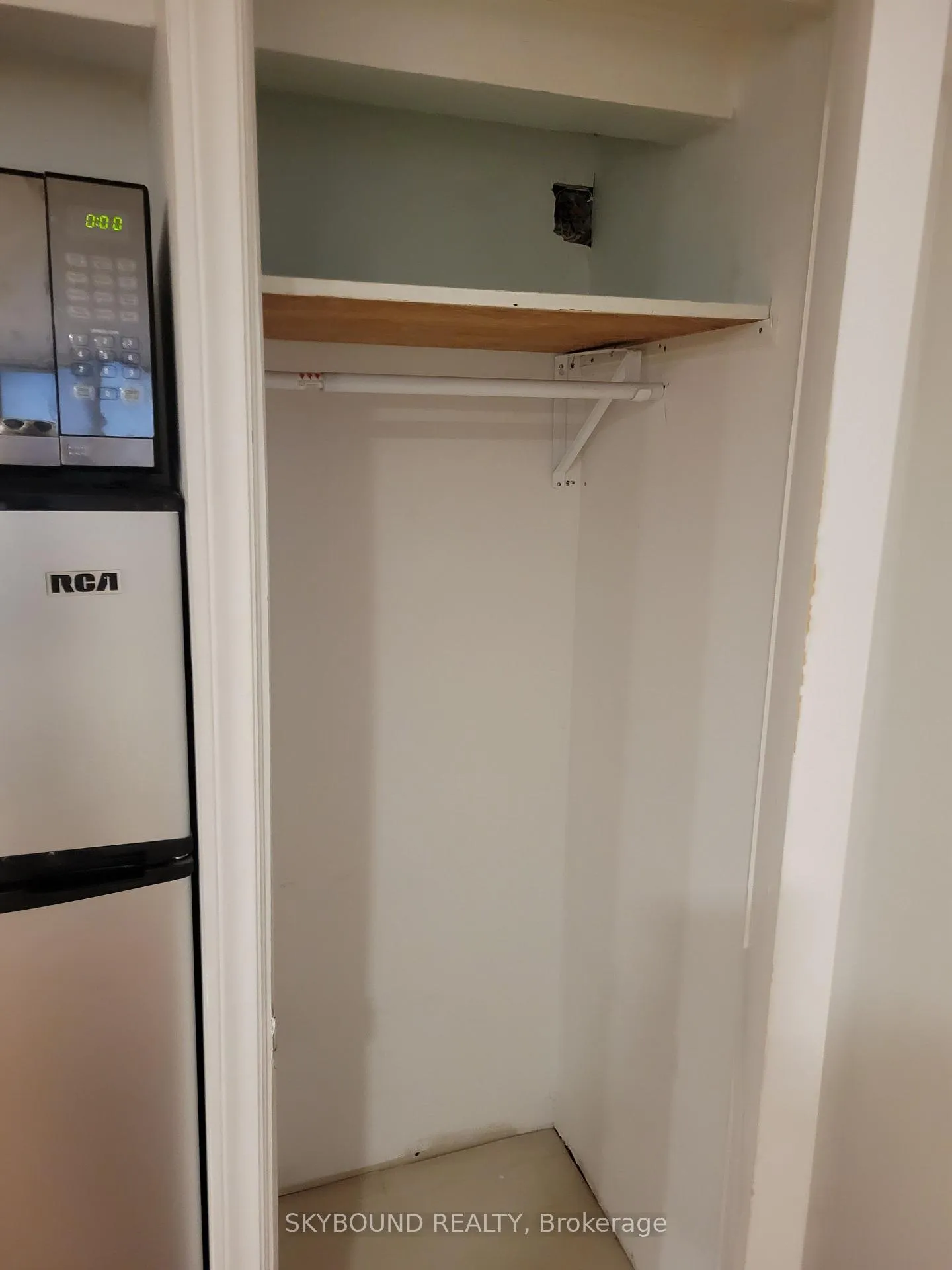 Photo 5 of Unit #5, 746 Coxwell Avenue, Toronto, Danforth Village-East York — HOMEH