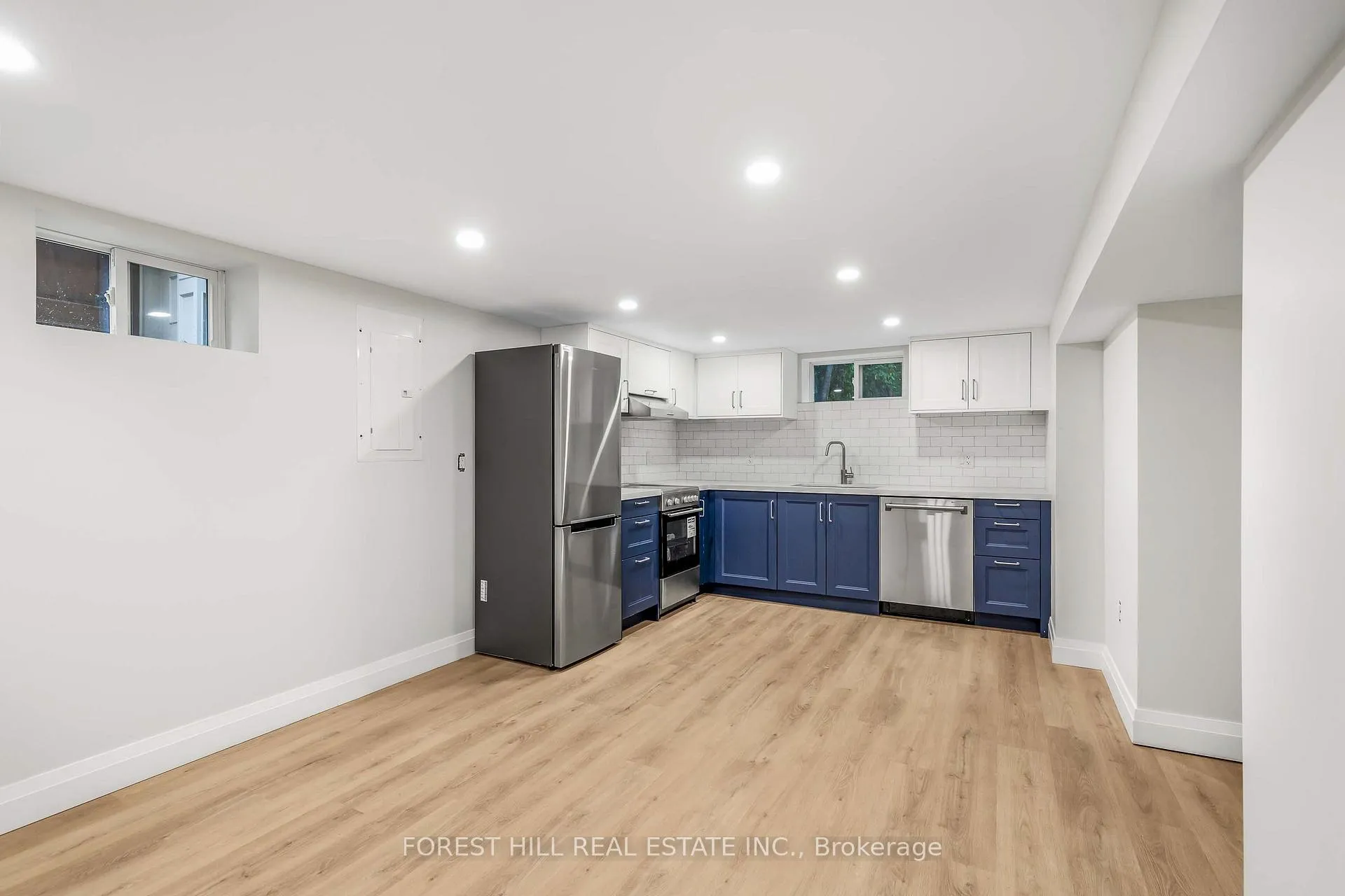 Photo 5 of Unit Lower, 116 Manor Road E, Toronto, Mount Pleasant West — HOMEH