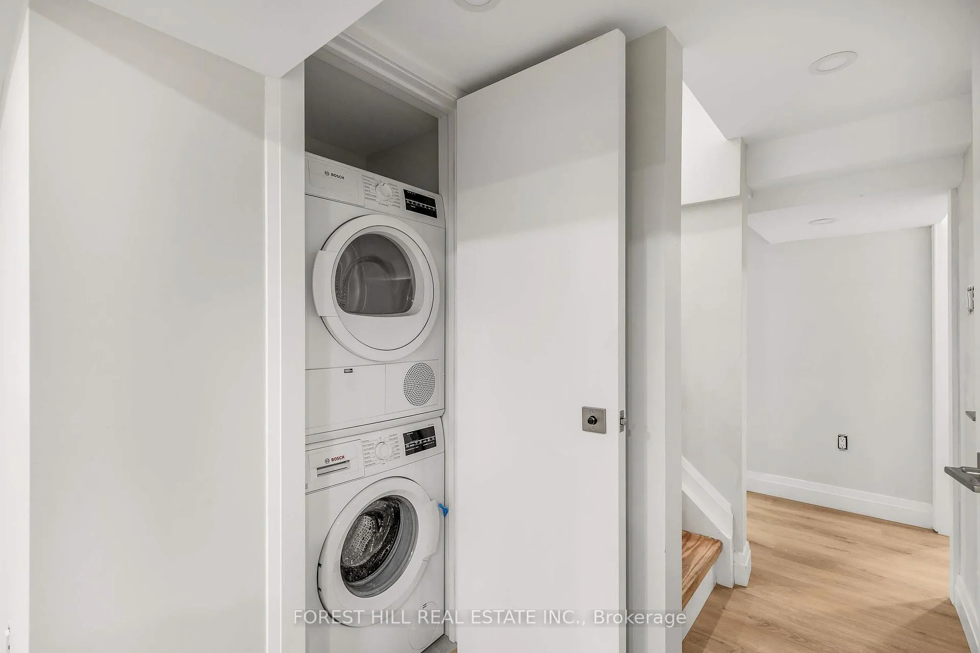 Photo 10 of Unit Lower, 116 Manor Road E, Toronto, Mount Pleasant West — HOMEH