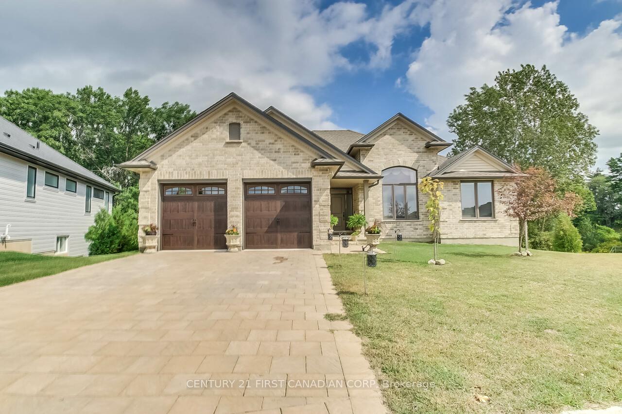 Photo 2 of 2129 Lockwood Crescent E, Strathroy-Caradoc, Rural Strathroy-Caradoc — HOMEH