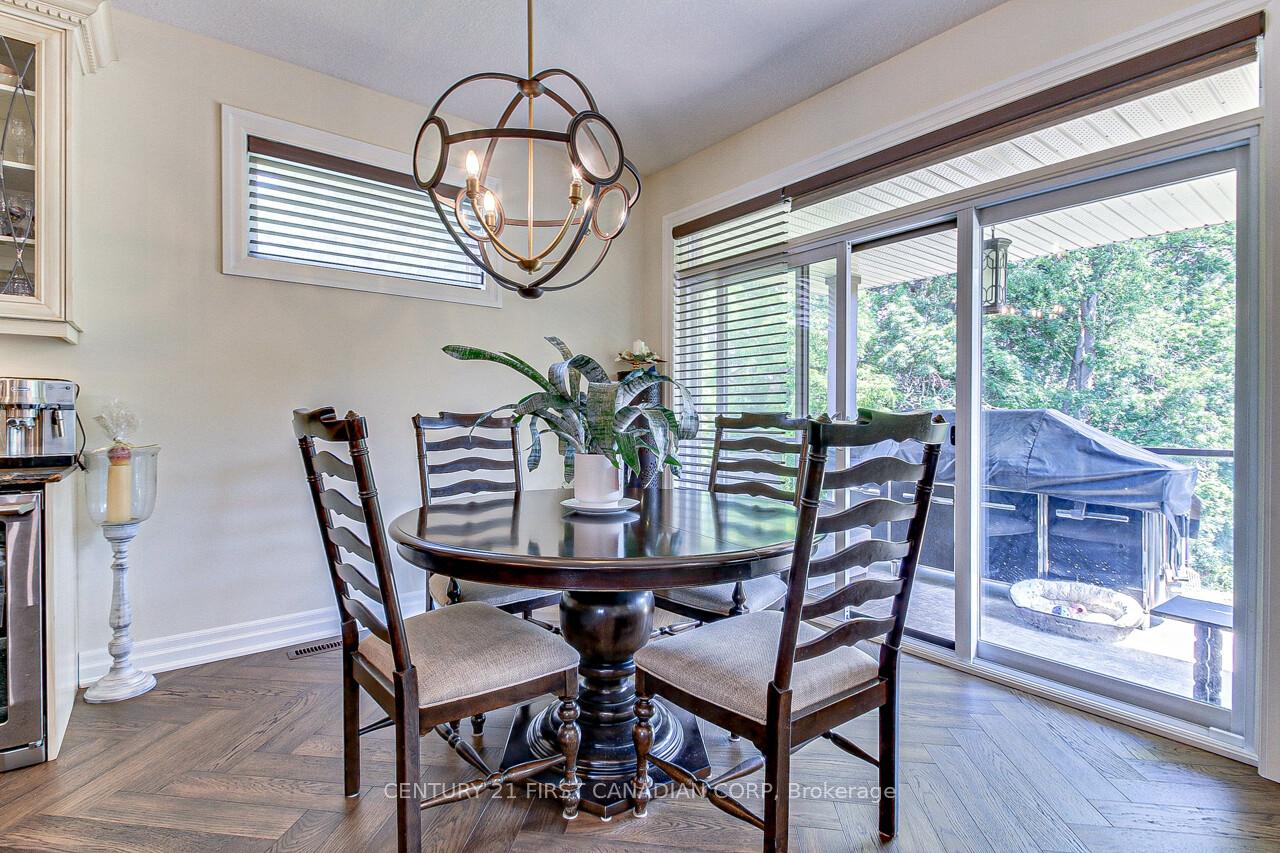 Photo 11 of 2129 Lockwood Crescent E, Strathroy-Caradoc, Rural Strathroy-Caradoc — HOMEH
