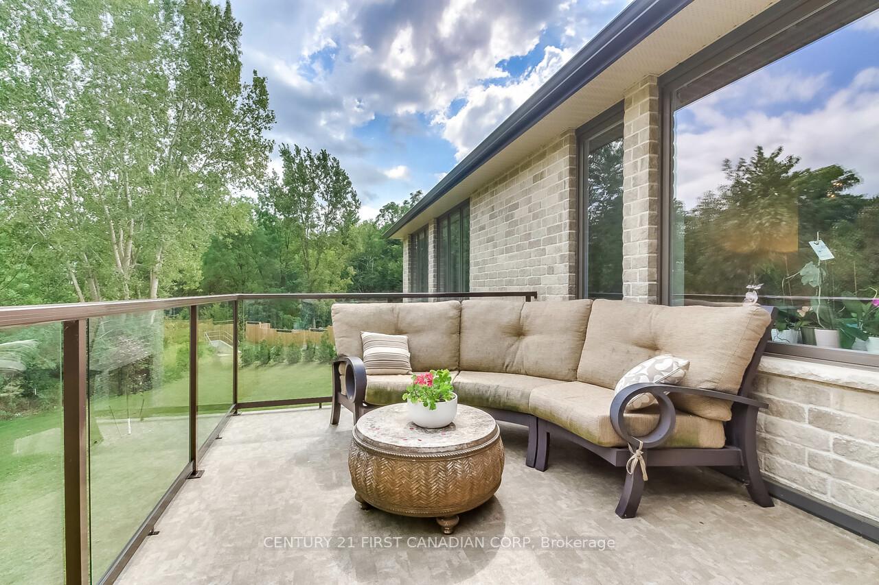 Photo 12 of 2129 Lockwood Crescent E, Strathroy-Caradoc, Rural Strathroy-Caradoc — HOMEH