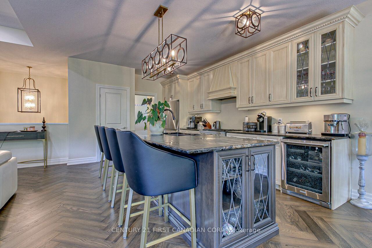 Photo 18 of 2129 Lockwood Crescent E, Strathroy-Caradoc, Rural Strathroy-Caradoc — HOMEH