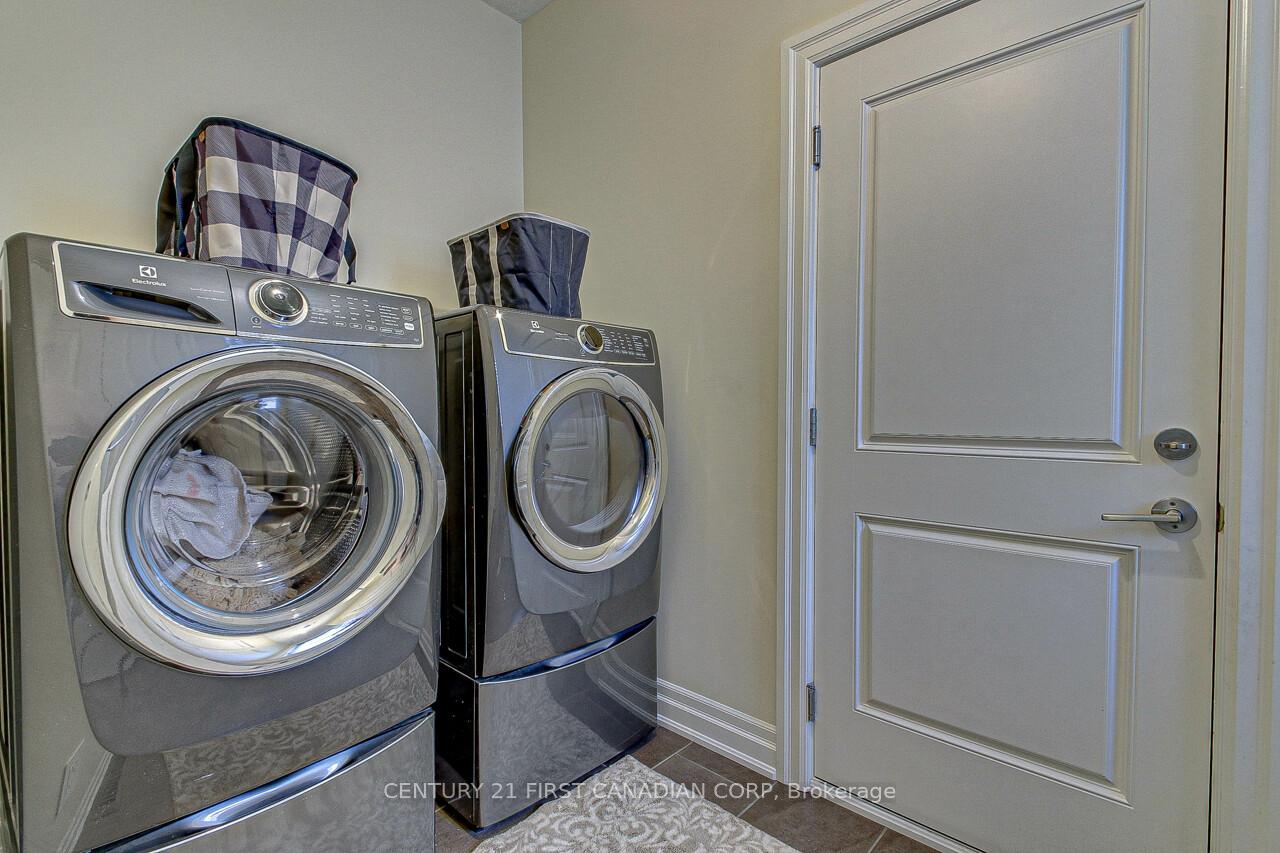 Photo 22 of 2129 Lockwood Crescent E, Strathroy-Caradoc, Rural Strathroy-Caradoc — HOMEH