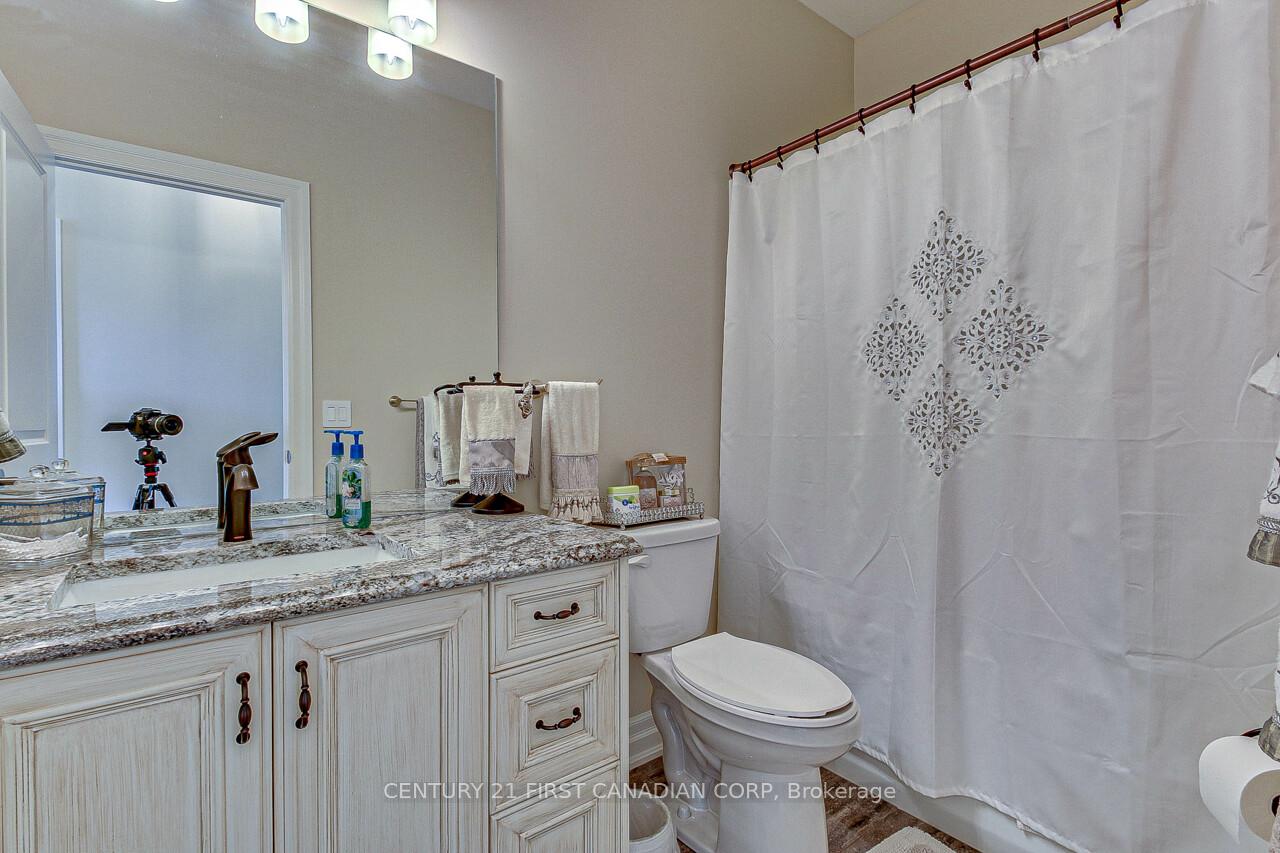 Photo 29 of 2129 Lockwood Crescent E, Strathroy-Caradoc, Rural Strathroy-Caradoc — HOMEH