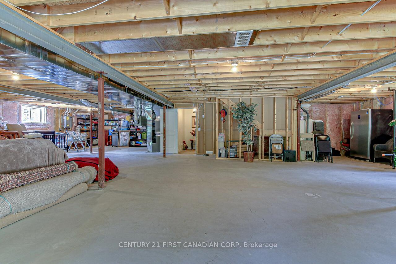 Photo 32 of 2129 Lockwood Crescent E, Strathroy-Caradoc, Rural Strathroy-Caradoc — HOMEH