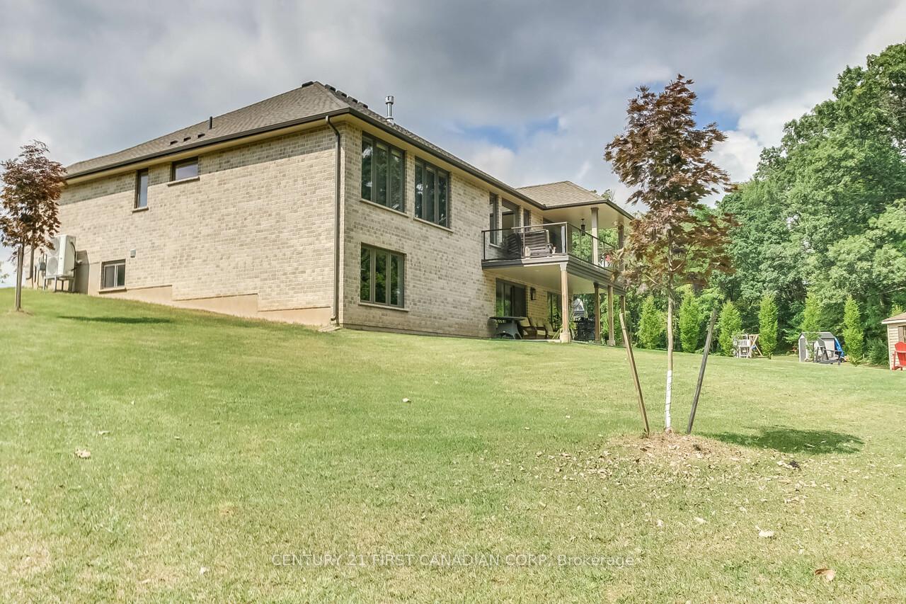 Photo 40 of 2129 Lockwood Crescent E, Strathroy-Caradoc, Rural Strathroy-Caradoc — HOMEH