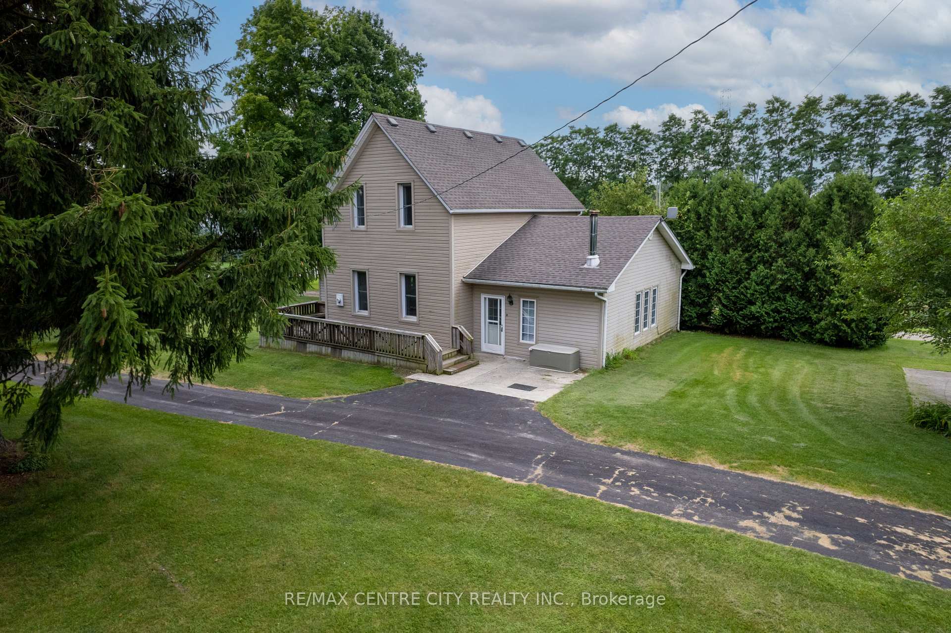 Photo 7 of 6924 Calvert Drive, Strathroy-Caradoc, Rural Strathroy-Caradoc — HOMEH