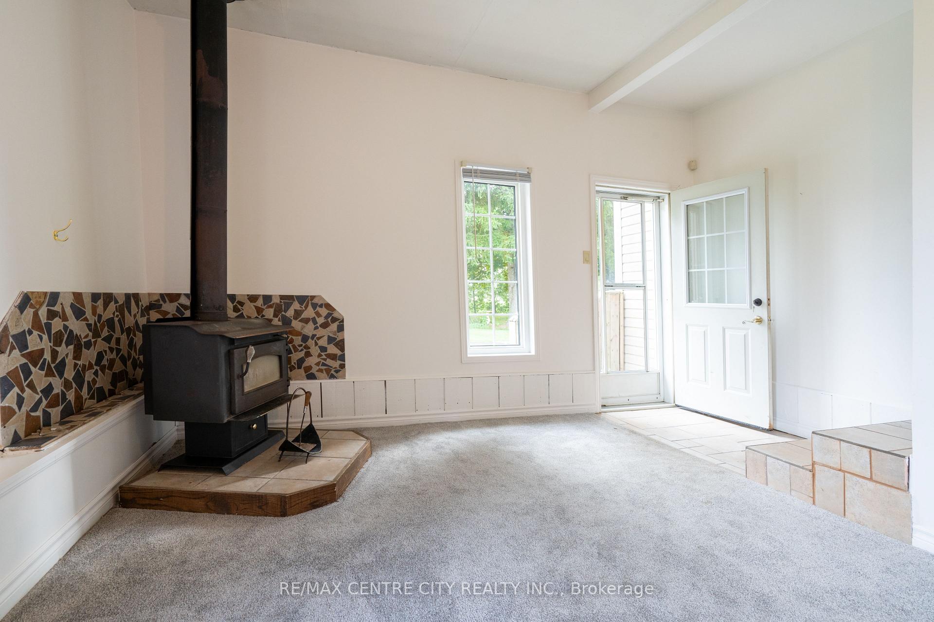 Photo 19 of 6924 Calvert Drive, Strathroy-Caradoc, Rural Strathroy-Caradoc — HOMEH