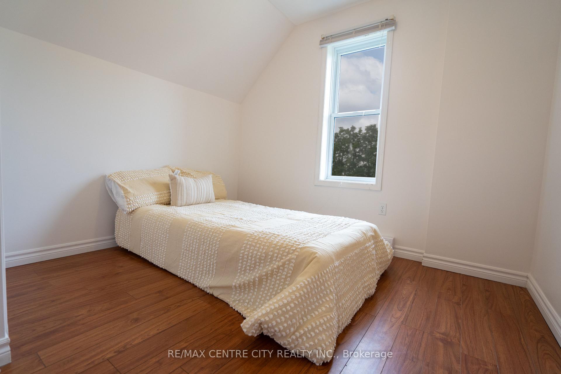 Photo 26 of 6924 Calvert Drive, Strathroy-Caradoc, Rural Strathroy-Caradoc — HOMEH
