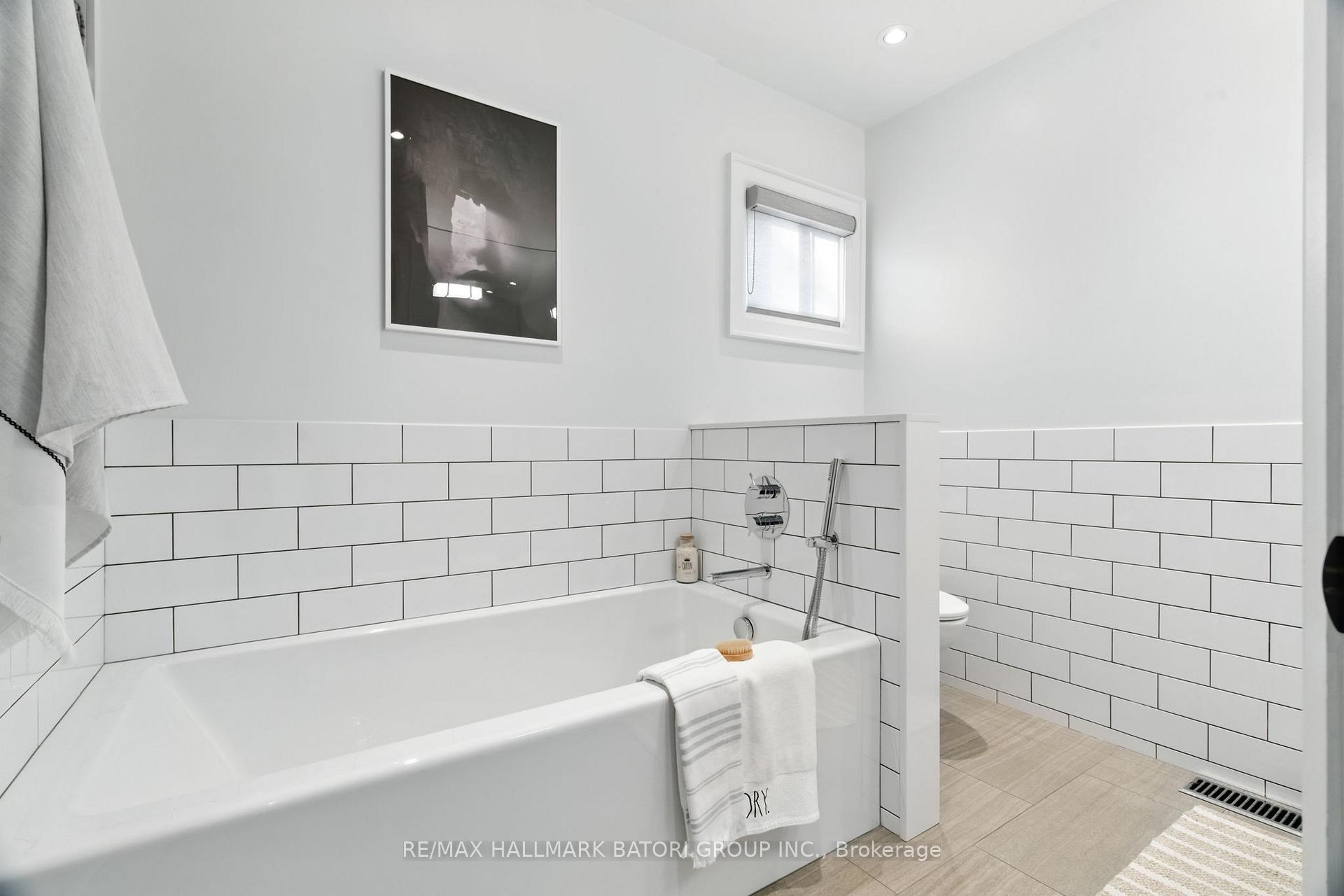 Photo 37 of 56 Claxton Boulevard, Toronto, Humewood-Cedarvale — HOMEH
