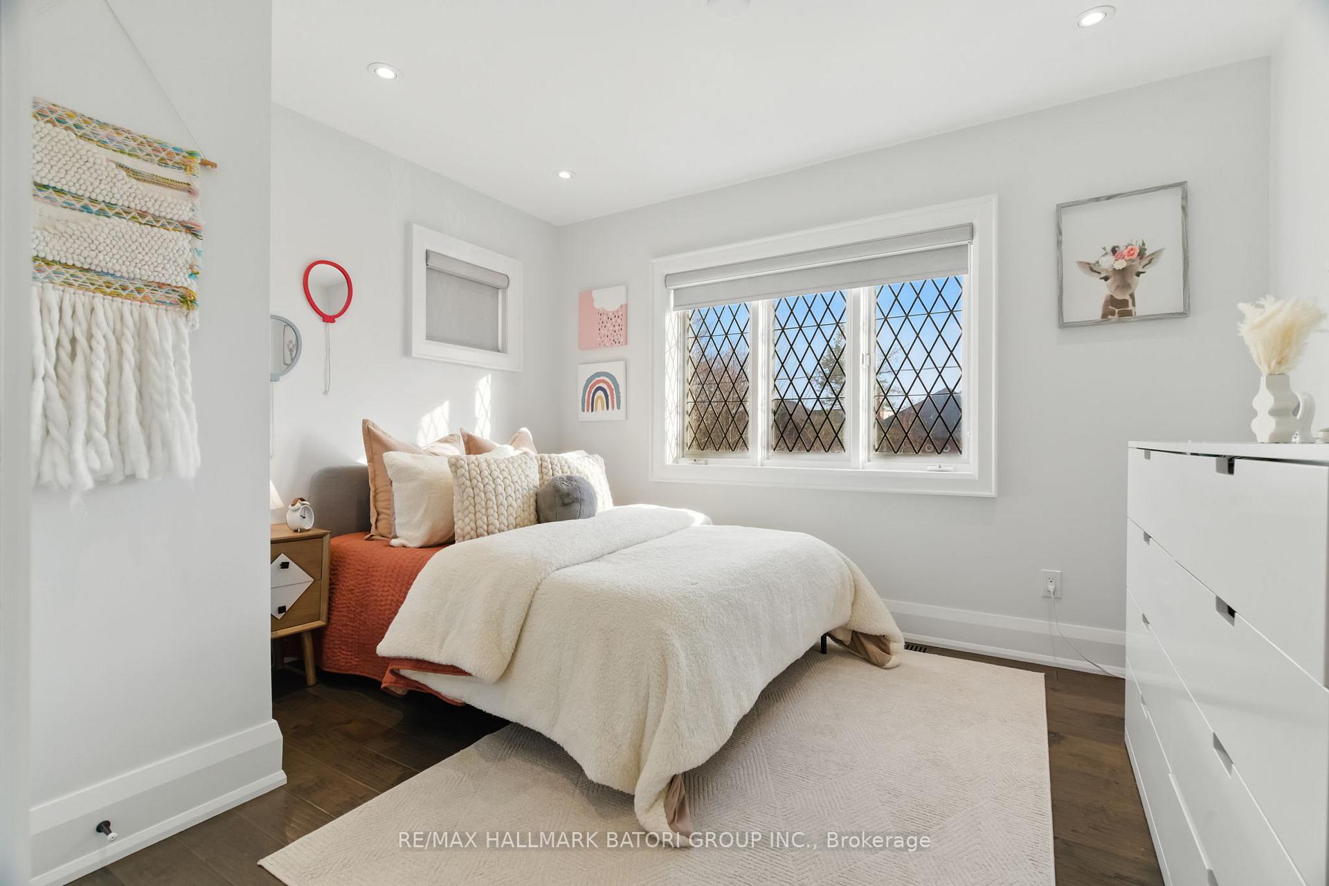 Photo 39 of 56 Claxton Boulevard, Toronto, Humewood-Cedarvale — HOMEH