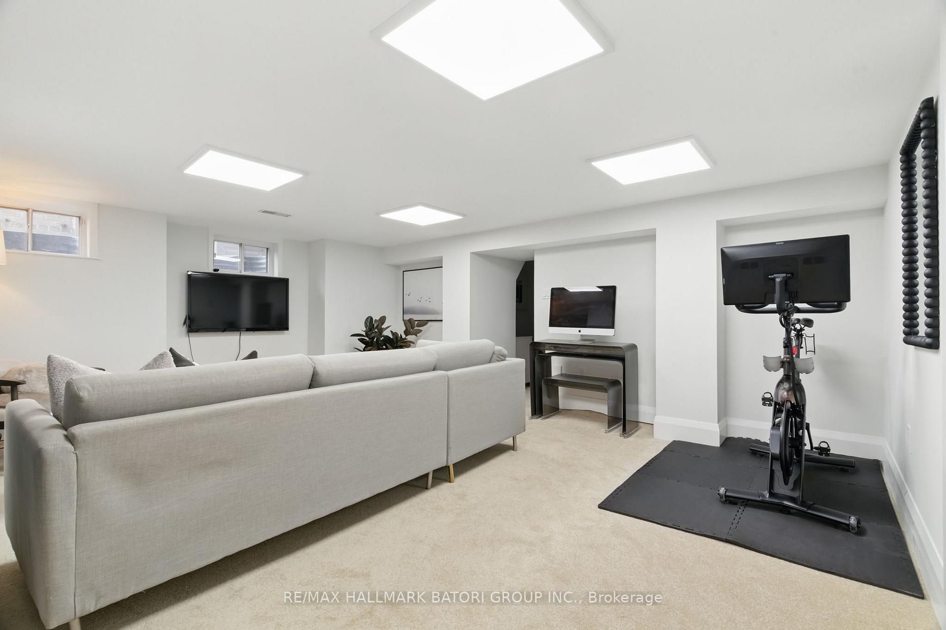Photo 44 of 56 Claxton Boulevard, Toronto, Humewood-Cedarvale — HOMEH