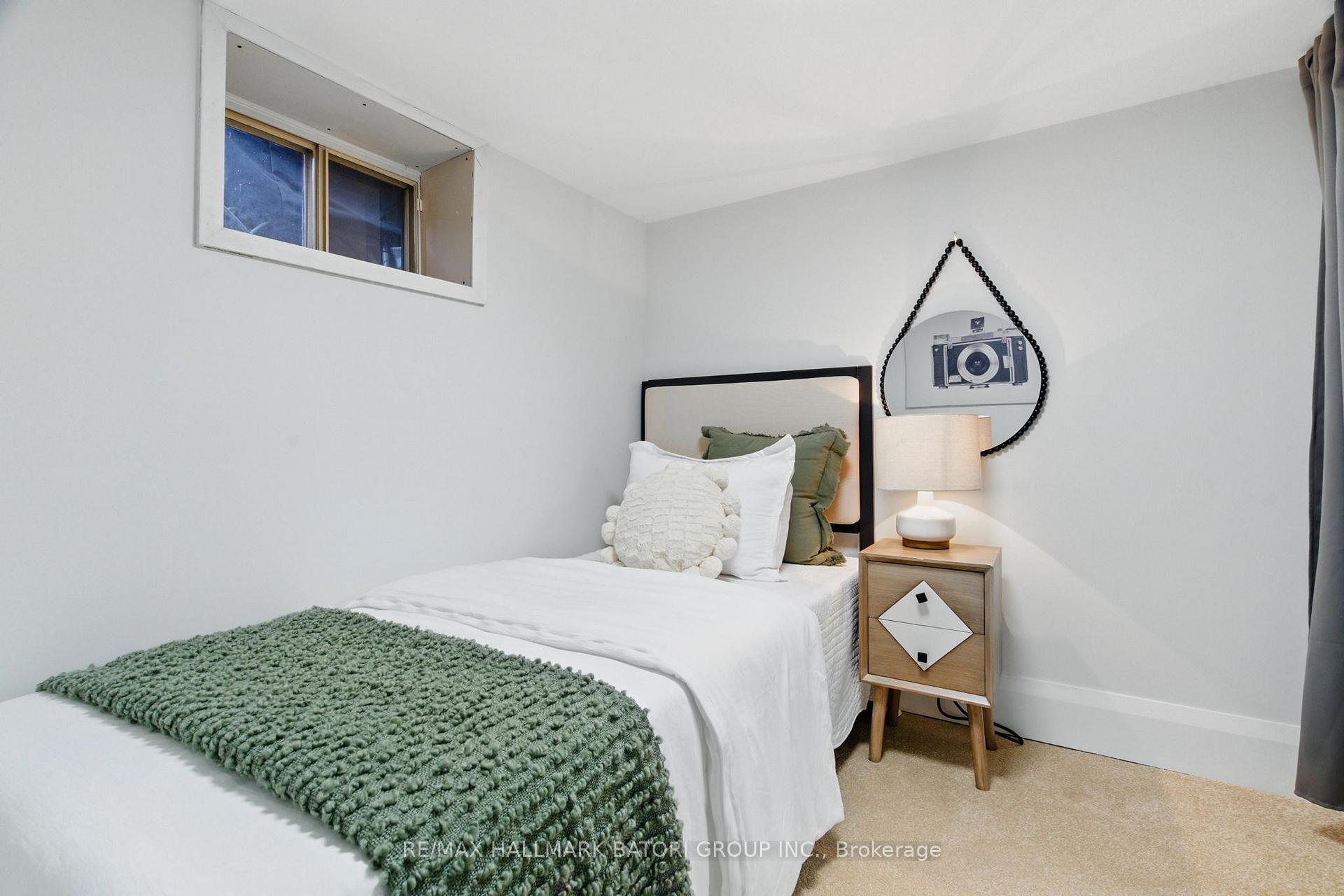 Photo 46 of 56 Claxton Boulevard, Toronto, Humewood-Cedarvale — HOMEH