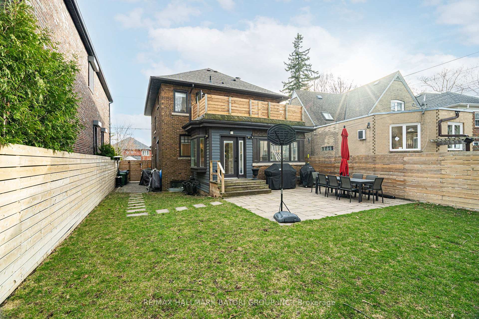 Photo 57 of 56 Claxton Boulevard, Toronto, Humewood-Cedarvale — HOMEH