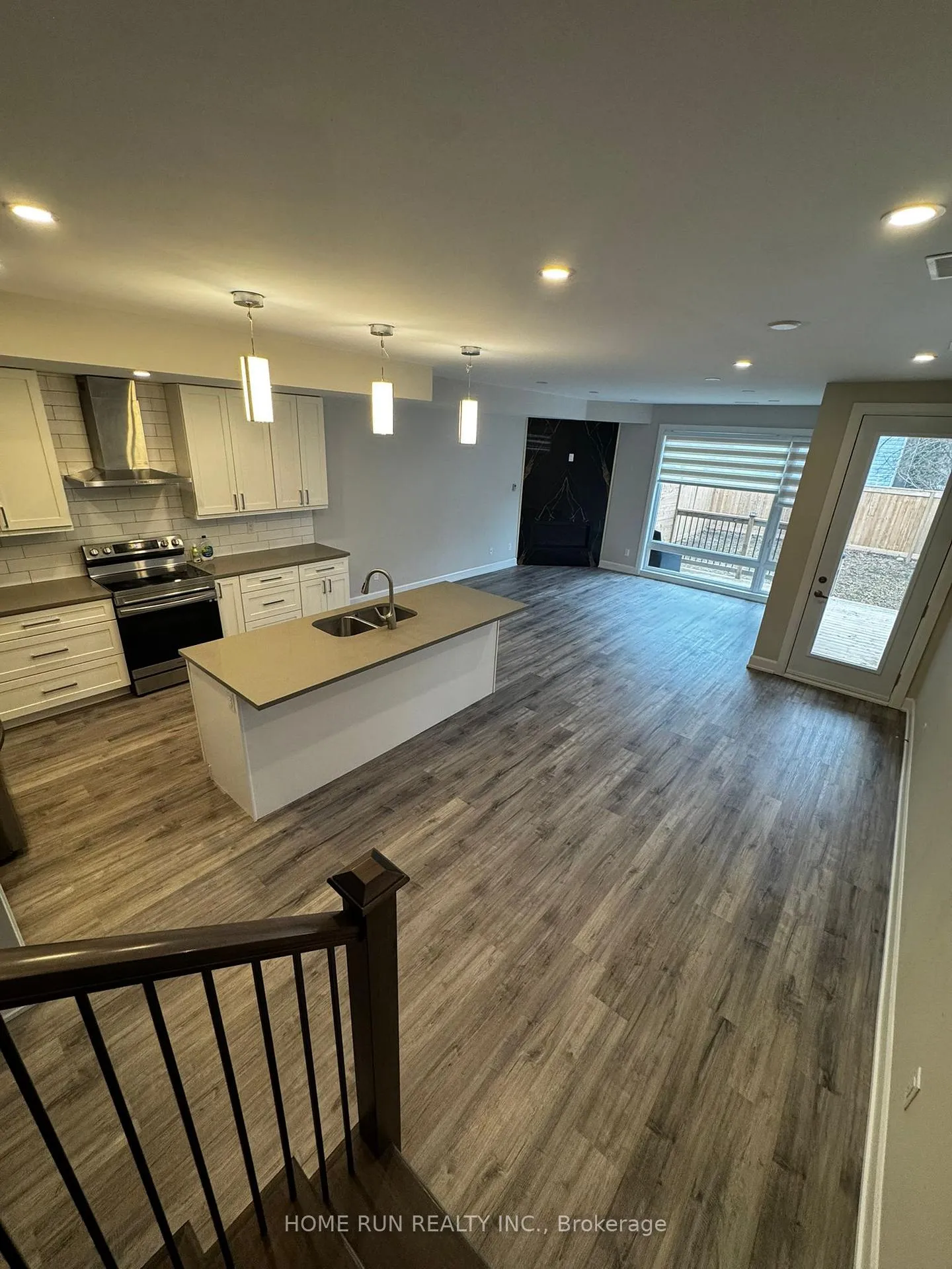 Photo 14 of 902 - A Pinecrest Road, Ottawa, Fairfield Heights — HOMEH