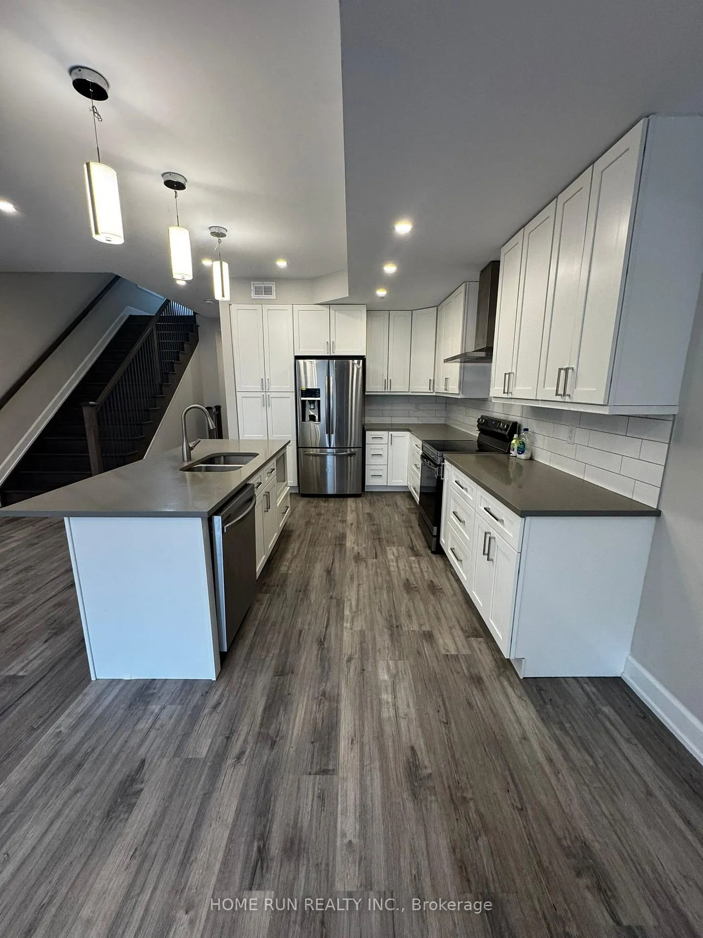 Photo 18 of 902 - A Pinecrest Road, Ottawa, Fairfield Heights — HOMEH