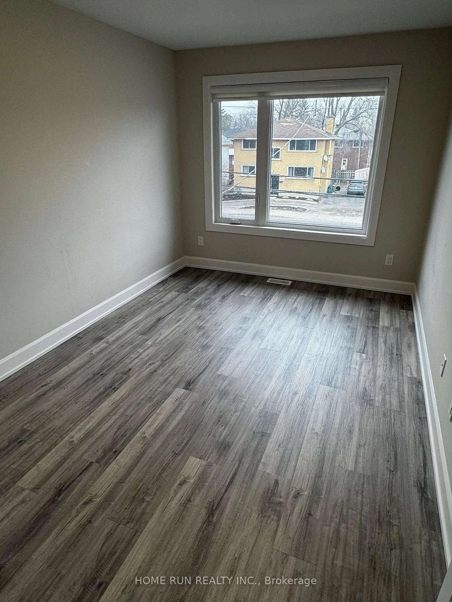 Photo 35 of 902 - A Pinecrest Road, Ottawa, Fairfield Heights — HOMEH