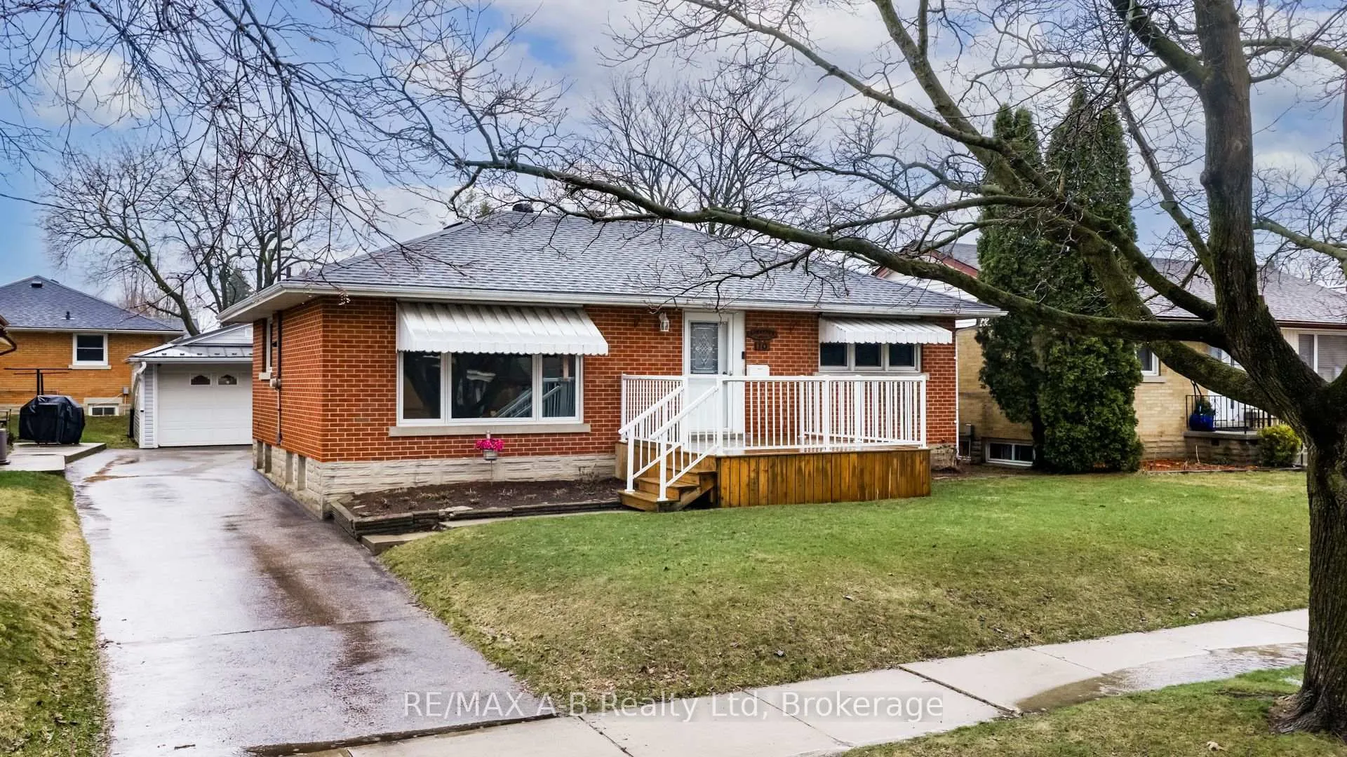 Photo 1 of 10 Clark Avenue, Kitchener — HOMEH