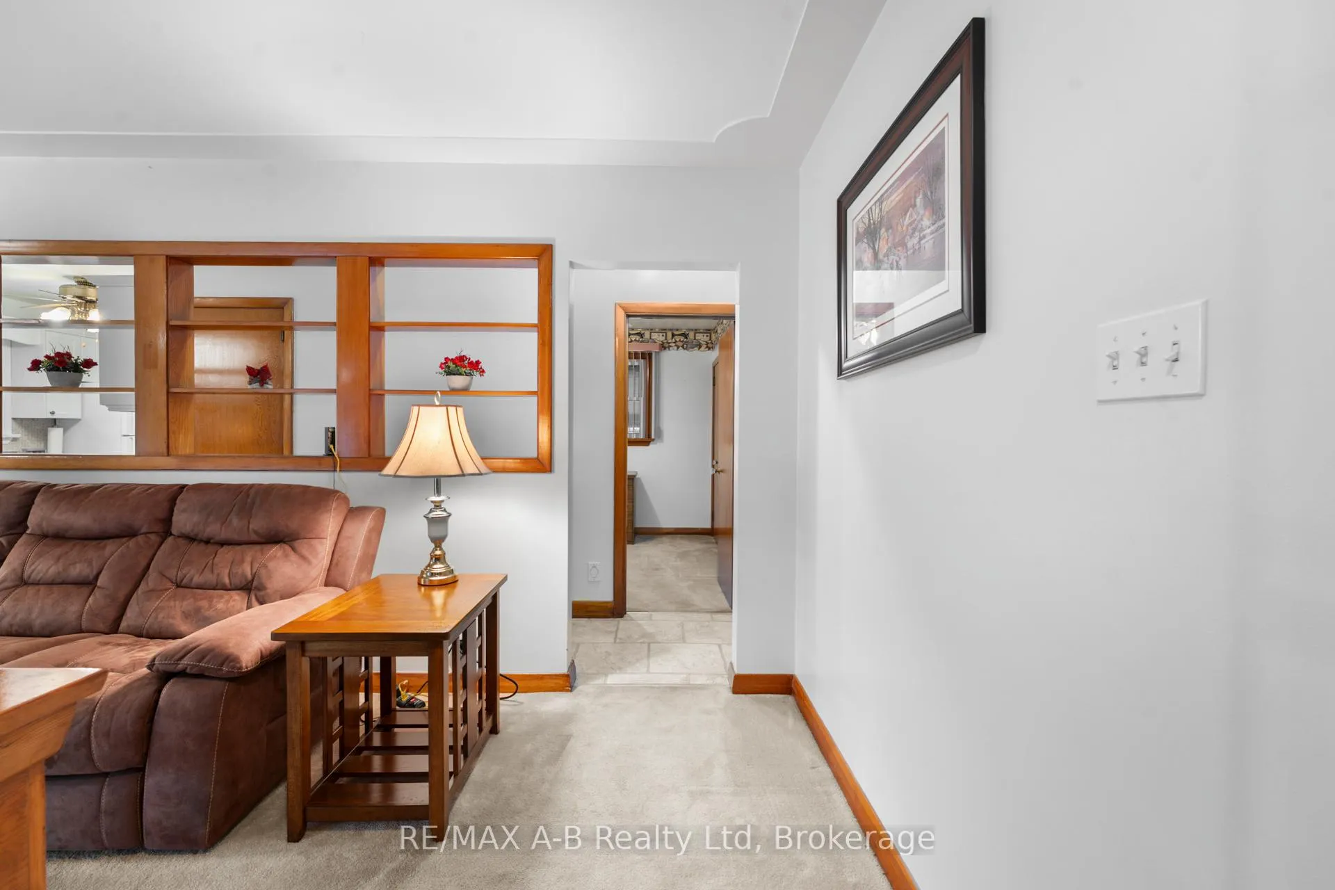 Photo 4 of 10 Clark Avenue, Kitchener — HOMEH