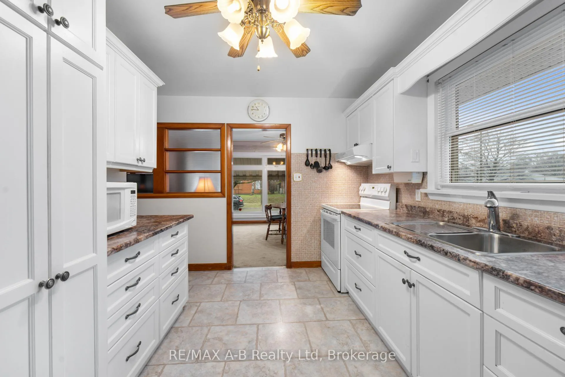 Photo 11 of 10 Clark Avenue, Kitchener — HOMEH