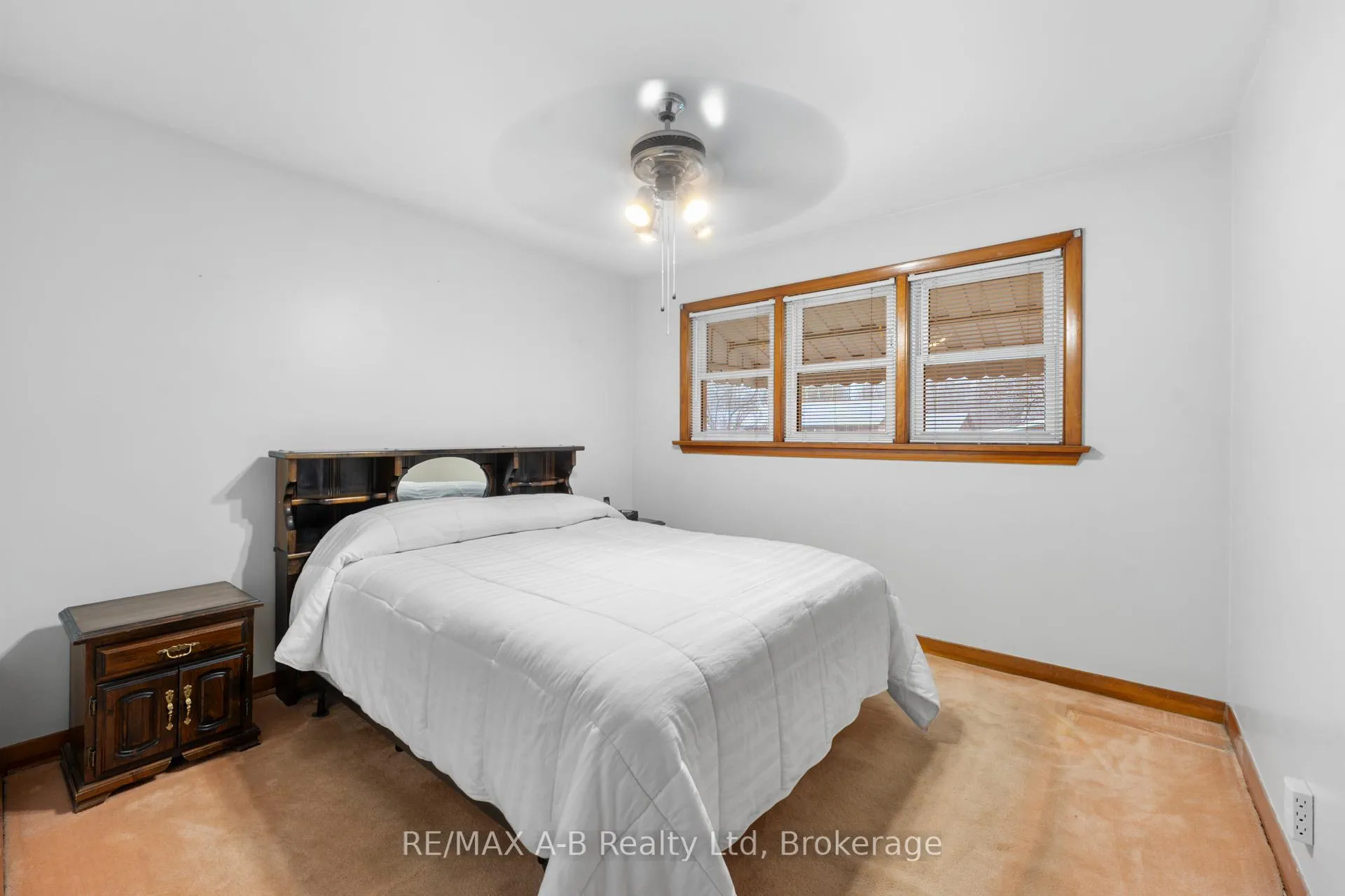 Photo 12 of 10 Clark Avenue, Kitchener — HOMEH