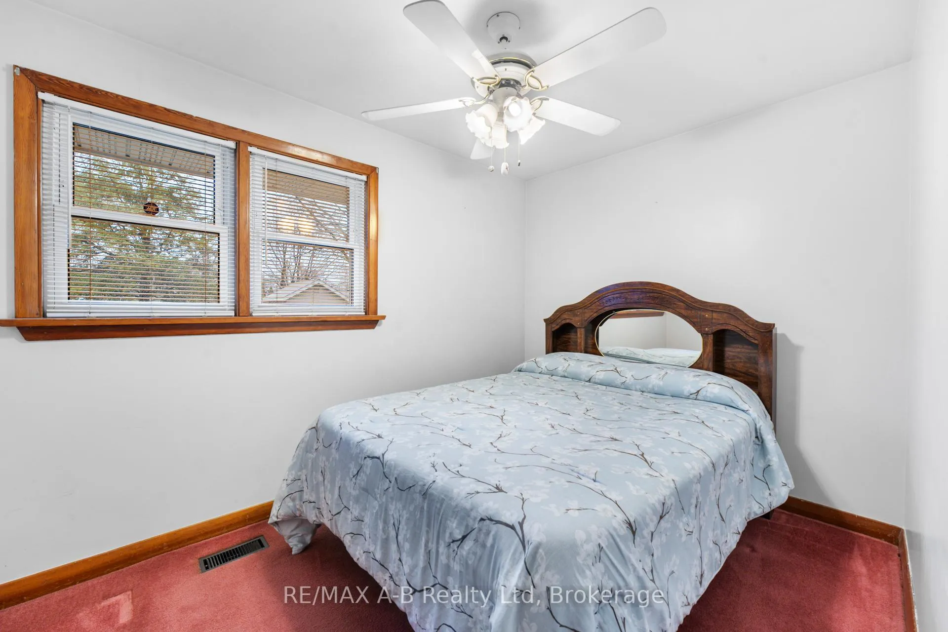 Photo 14 of 10 Clark Avenue, Kitchener — HOMEH