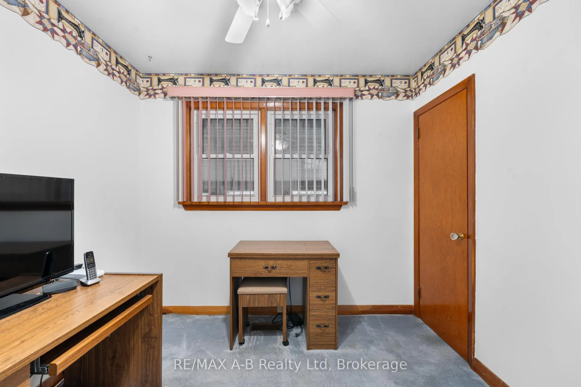 Photo 16 of 10 Clark Avenue, Kitchener — HOMEH