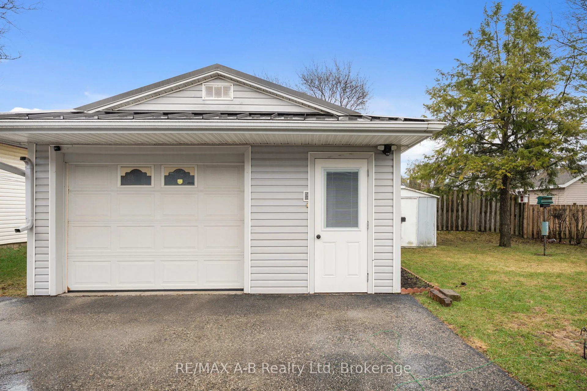 Photo 26 of 10 Clark Avenue, Kitchener — HOMEH