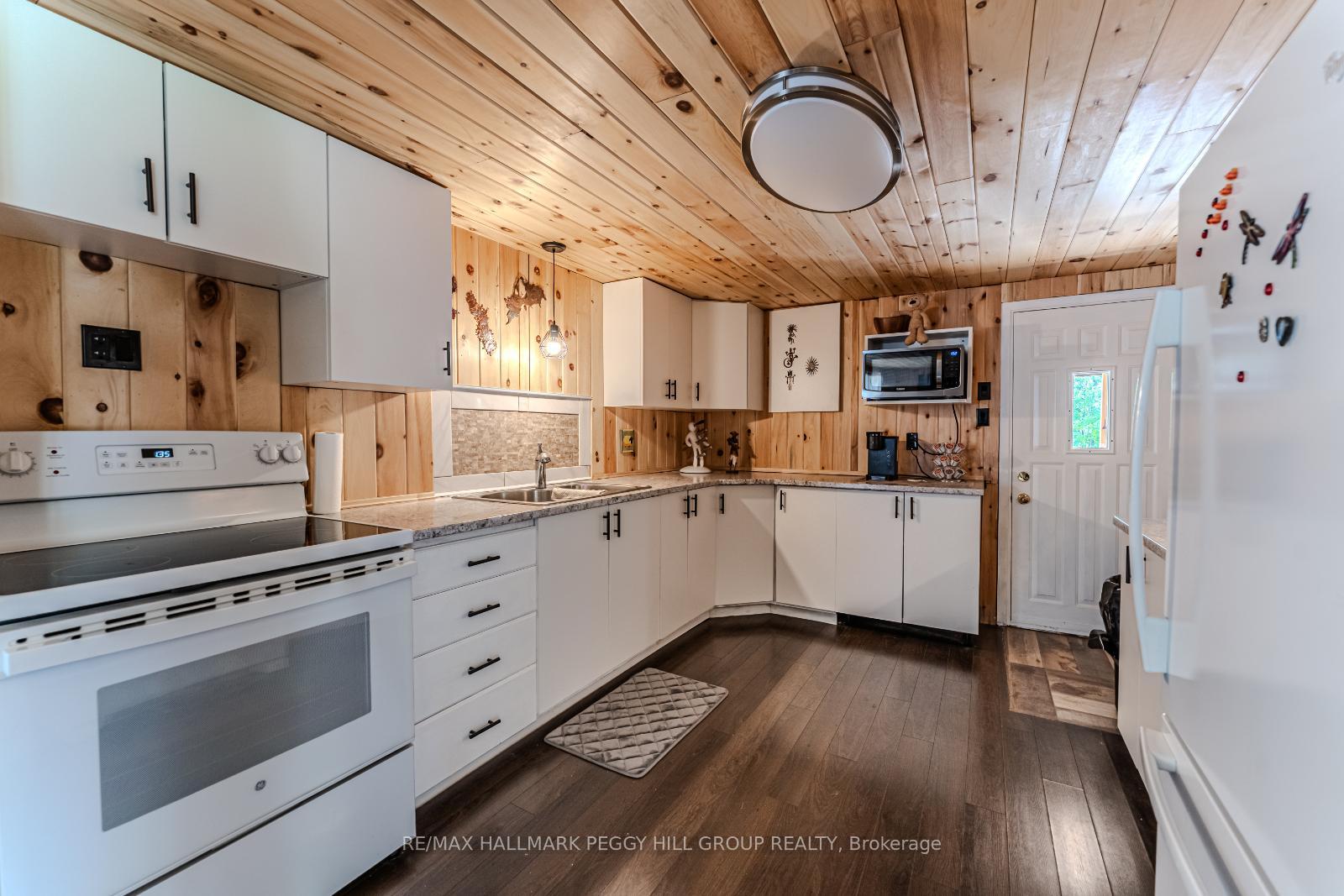 Photo 3 of 156 Woodlands Avenue, Tay, Port McNicoll — HOMEH