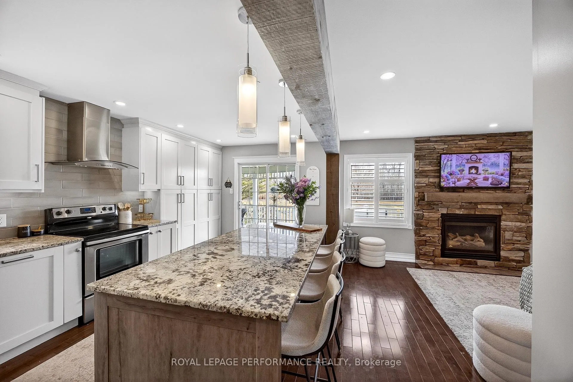 Photo 15 of 2191 Saturn Crescent, Ottawa, Fallingbrook/Gardenway South — HOMEH