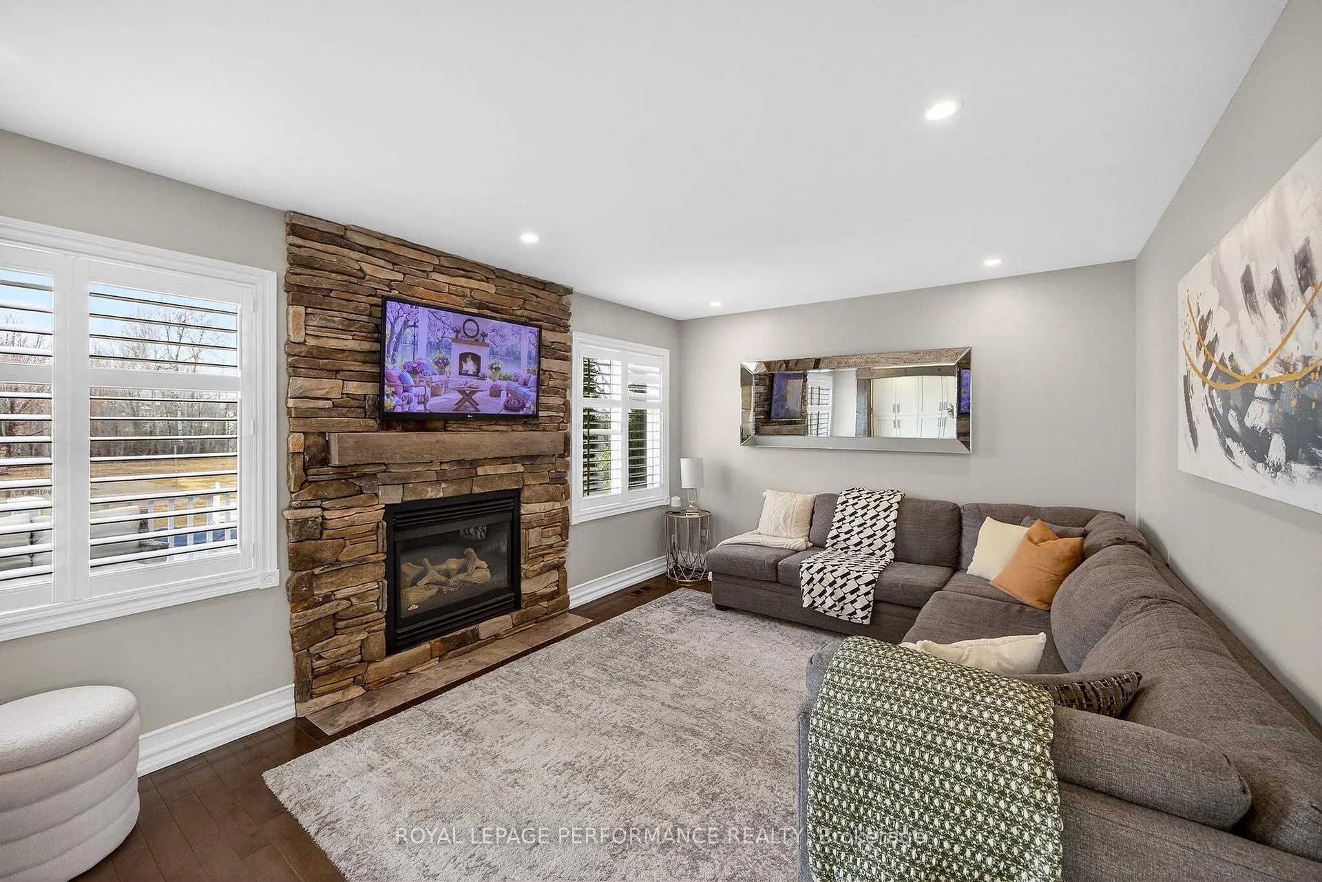 Photo 21 of 2191 Saturn Crescent, Ottawa, Fallingbrook/Gardenway South — HOMEH