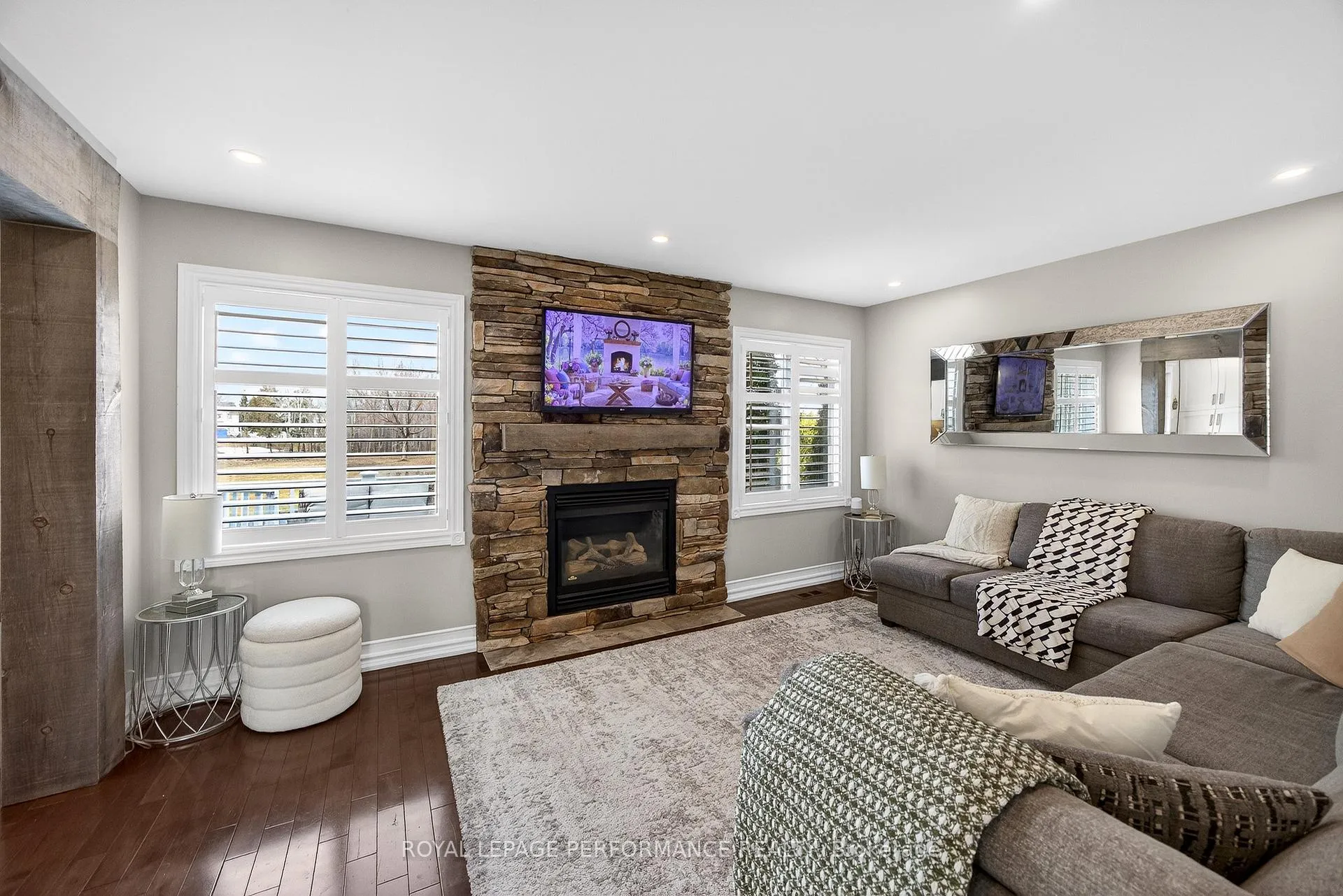 Photo 22 of 2191 Saturn Crescent, Ottawa, Fallingbrook/Gardenway South — HOMEH