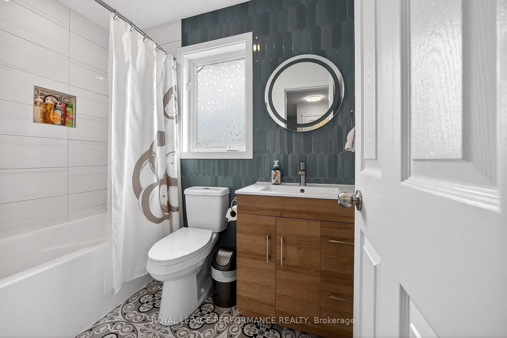 Photo 37 of 2191 Saturn Crescent, Ottawa, Fallingbrook/Gardenway South — HOMEH