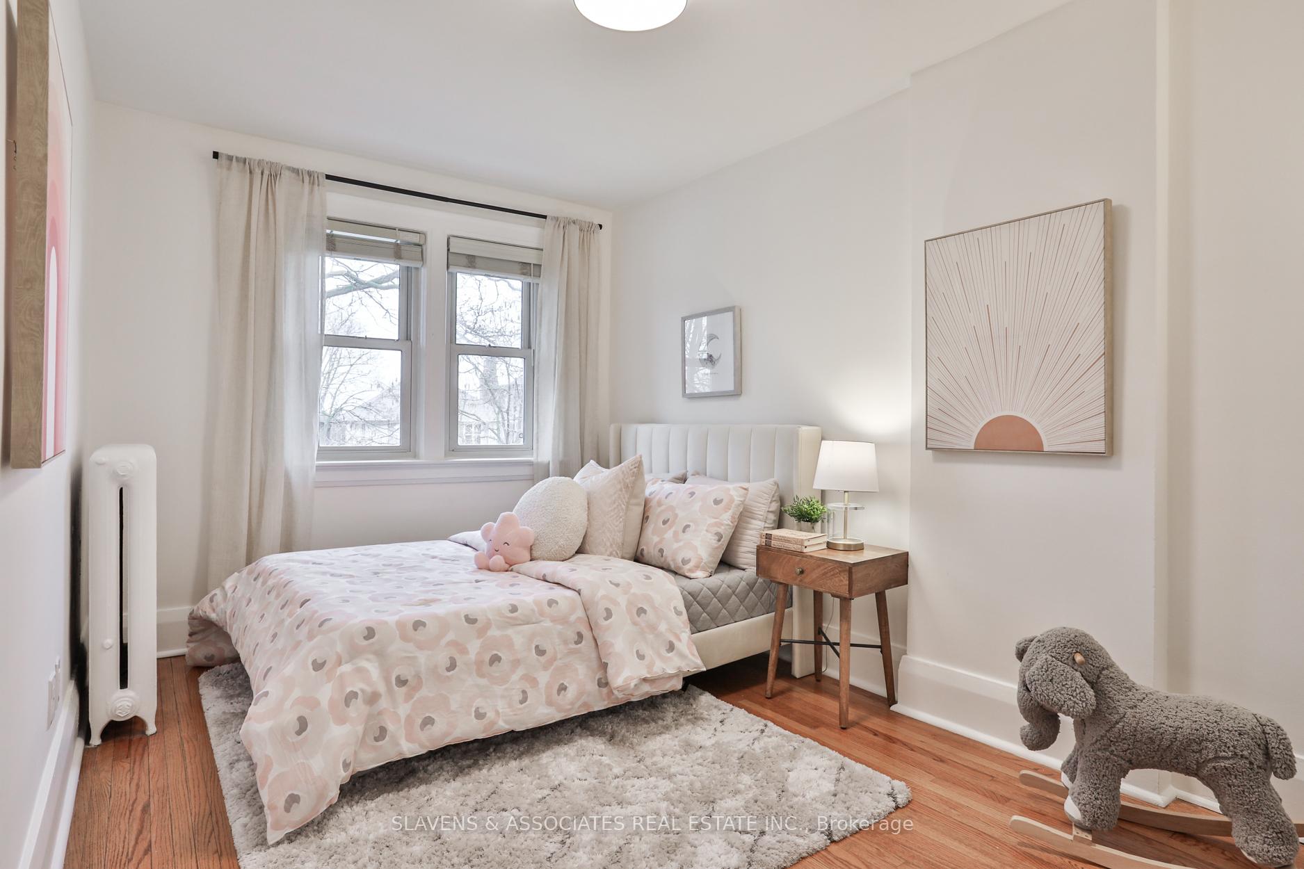 Photo 21 of 34 Burnaby Boulevard, Toronto, Yonge-Eglinton — HOMEH