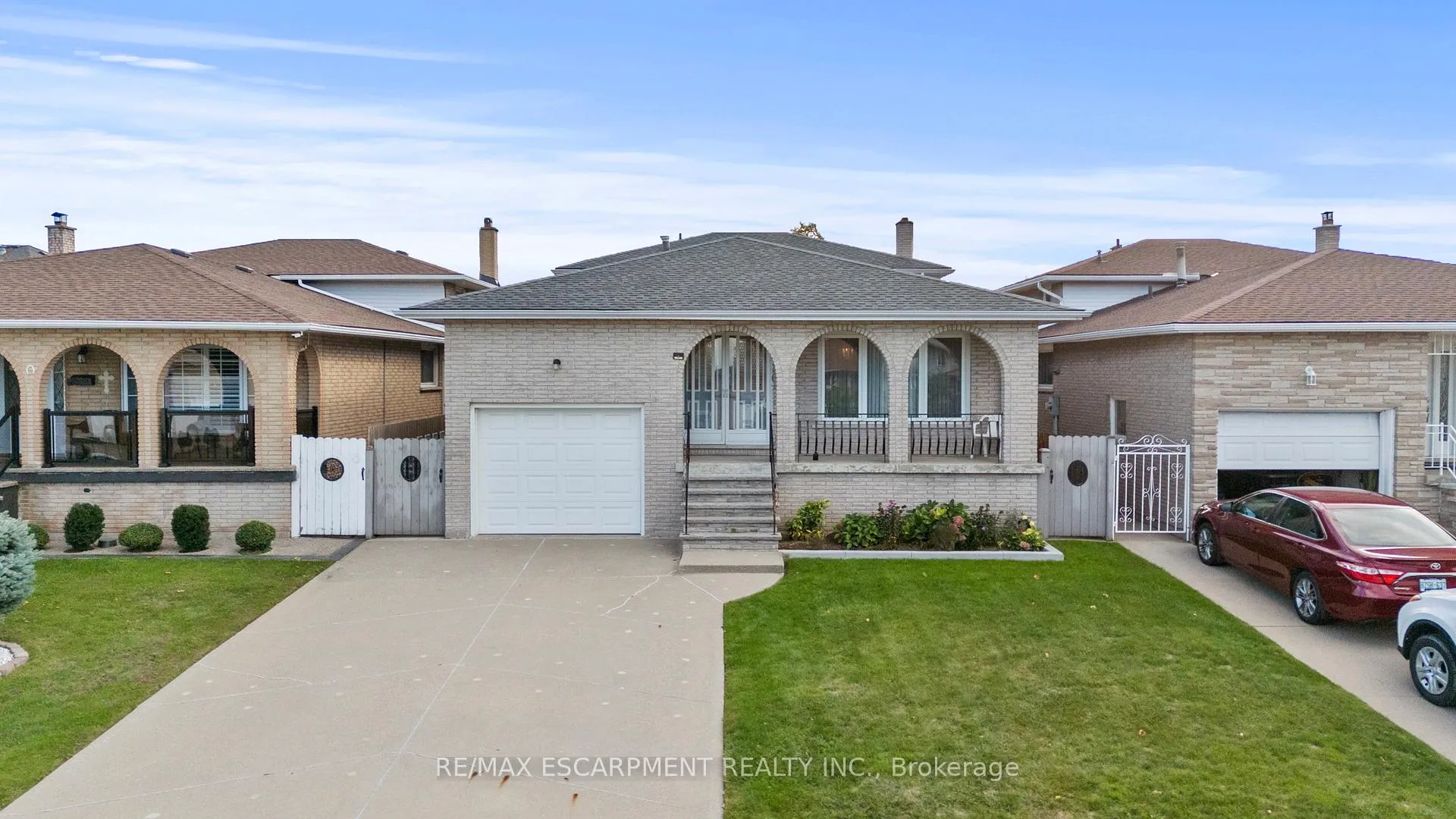 Photo 1 of 48 Village Drive, Hamilton, Kentley — HOMEH