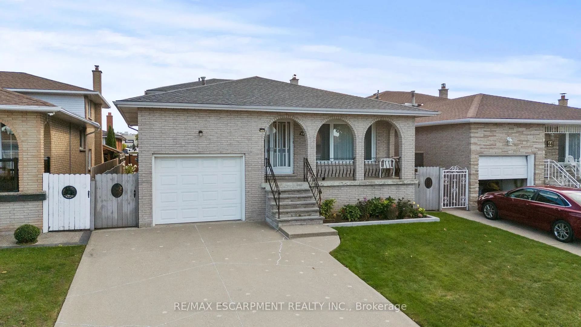 Photo 2 of 48 Village Drive, Hamilton, Kentley — HOMEH