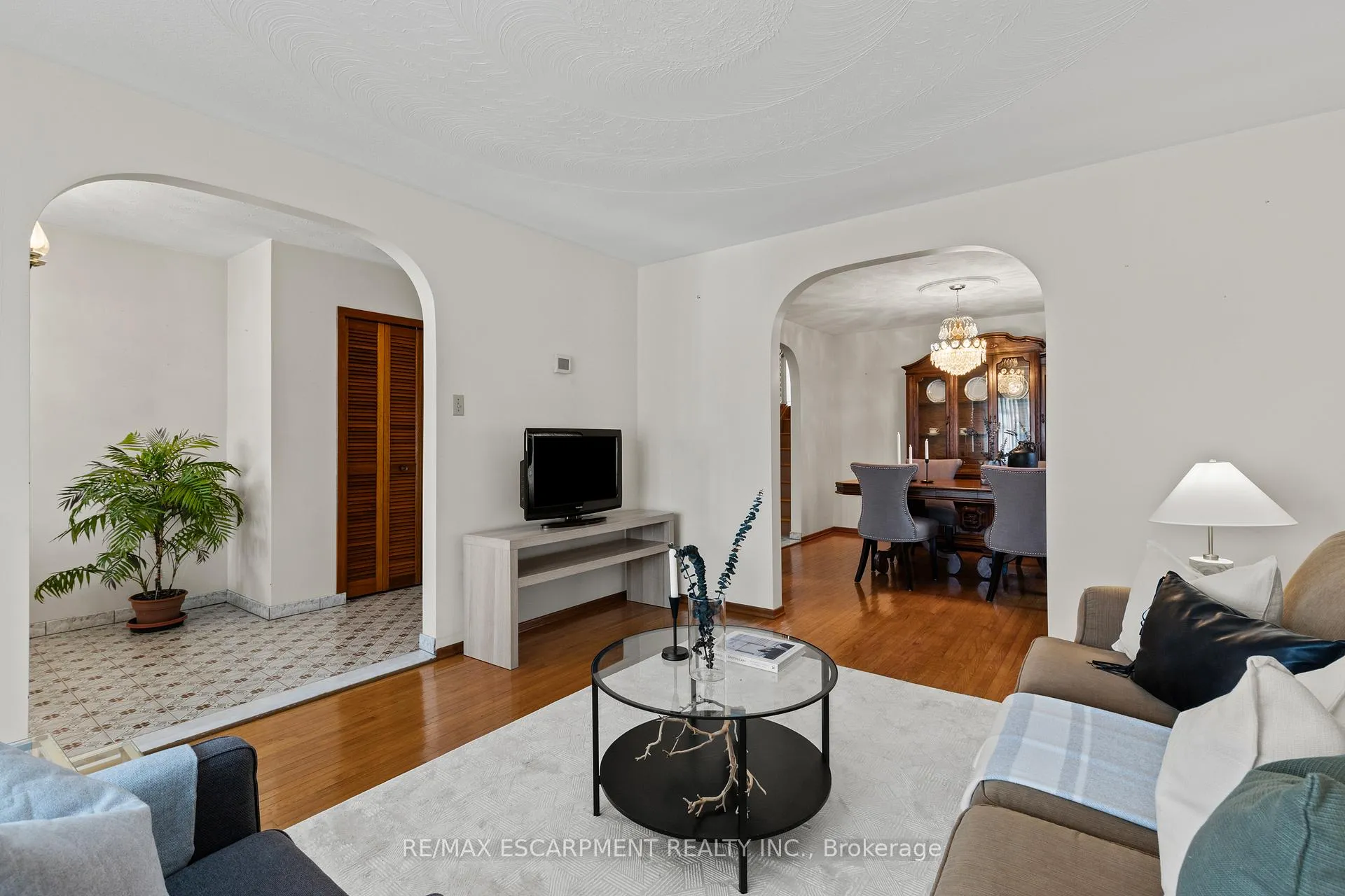 Photo 6 of 48 Village Drive, Hamilton, Kentley — HOMEH