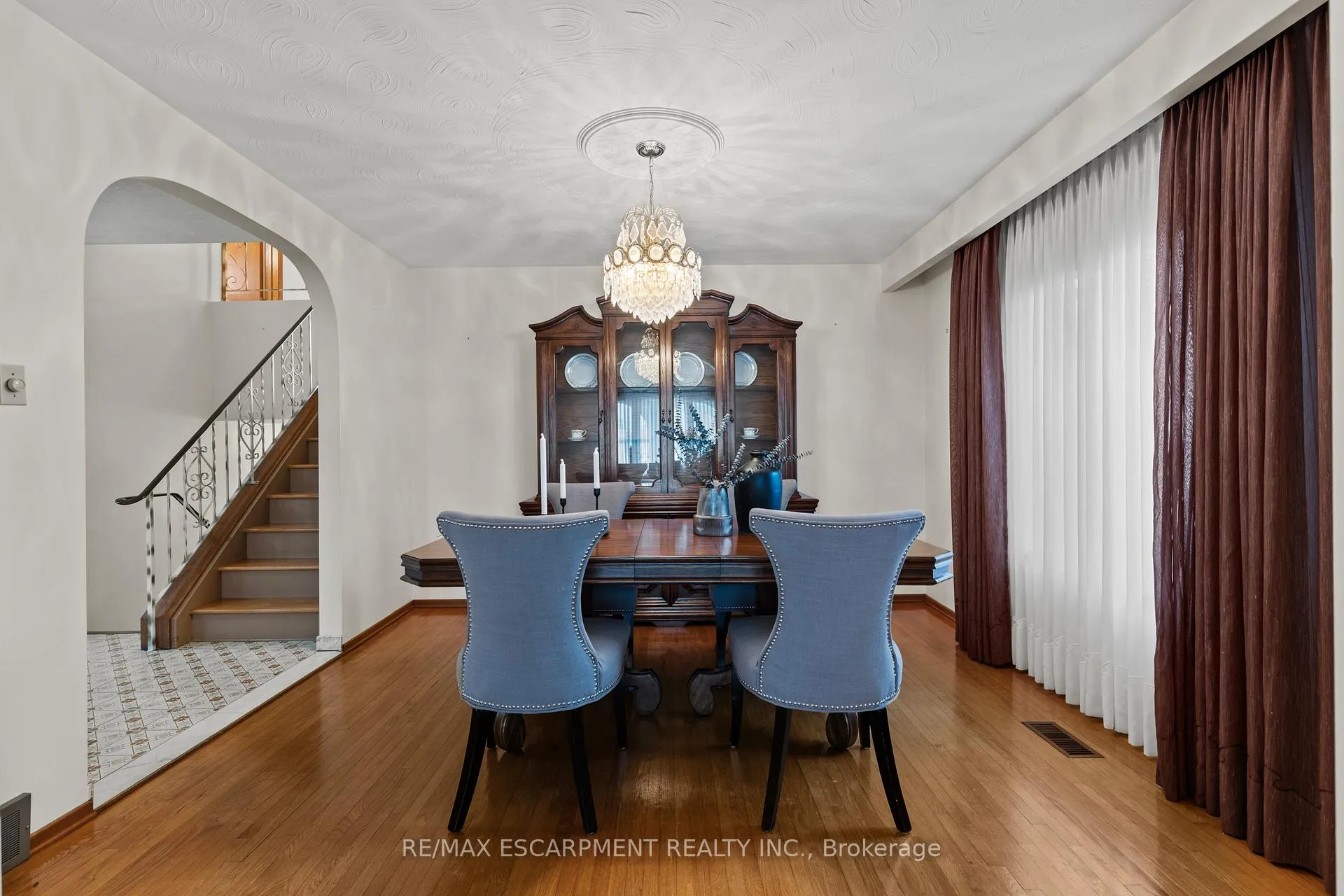 Photo 9 of 48 Village Drive, Hamilton, Kentley — HOMEH