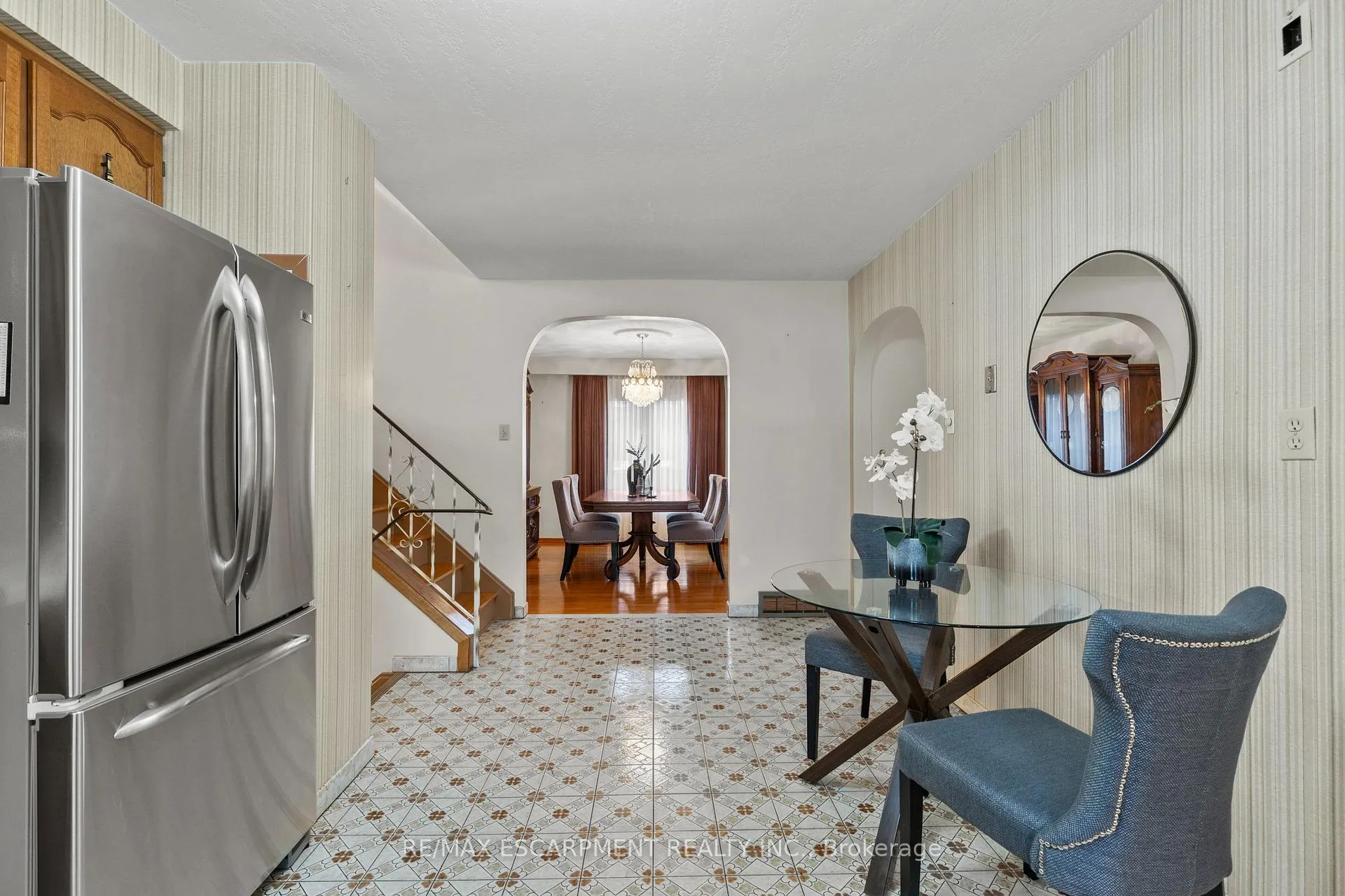 Photo 13 of 48 Village Drive, Hamilton, Kentley — HOMEH