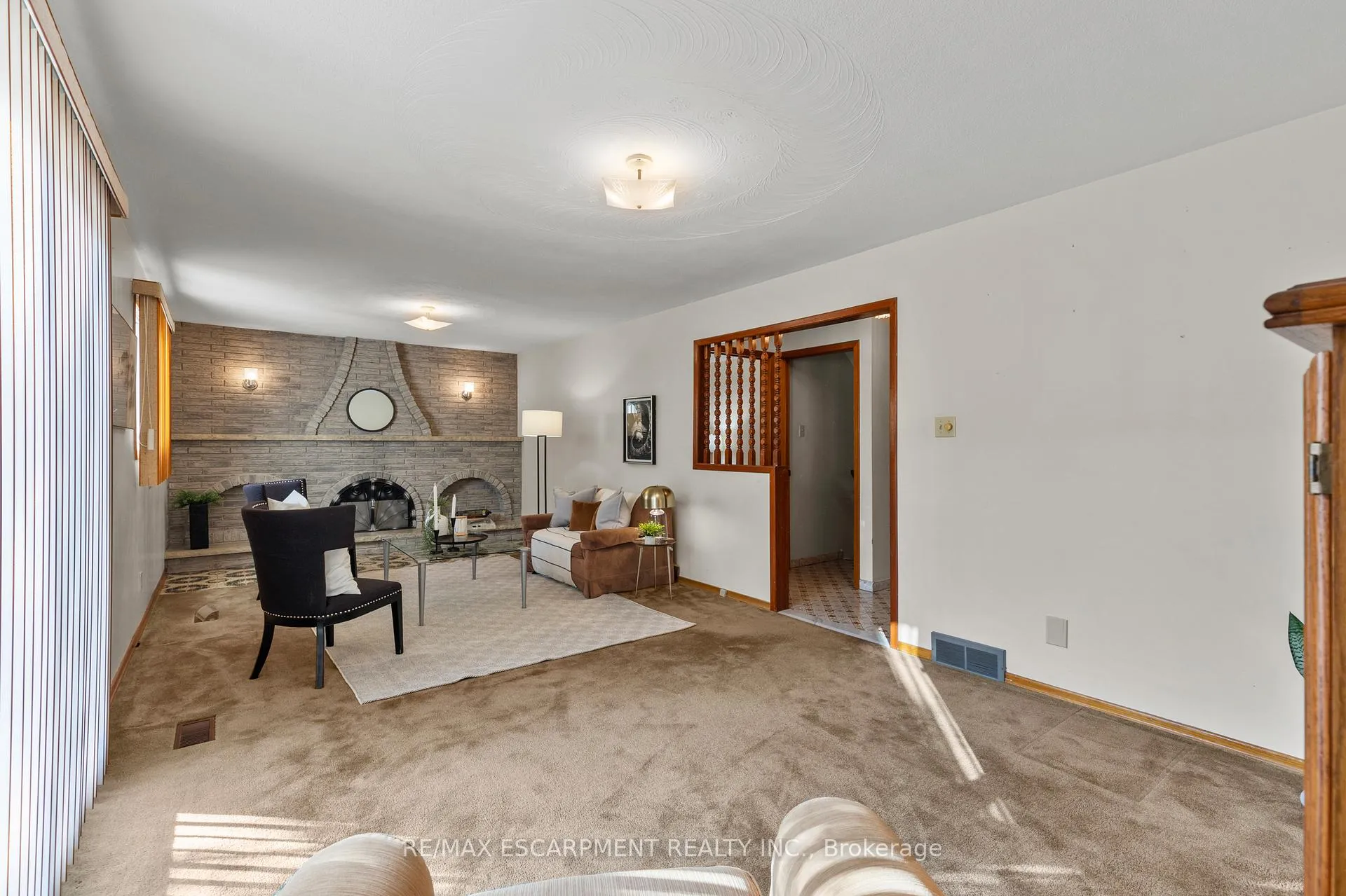 Photo 19 of 48 Village Drive, Hamilton, Kentley — HOMEH