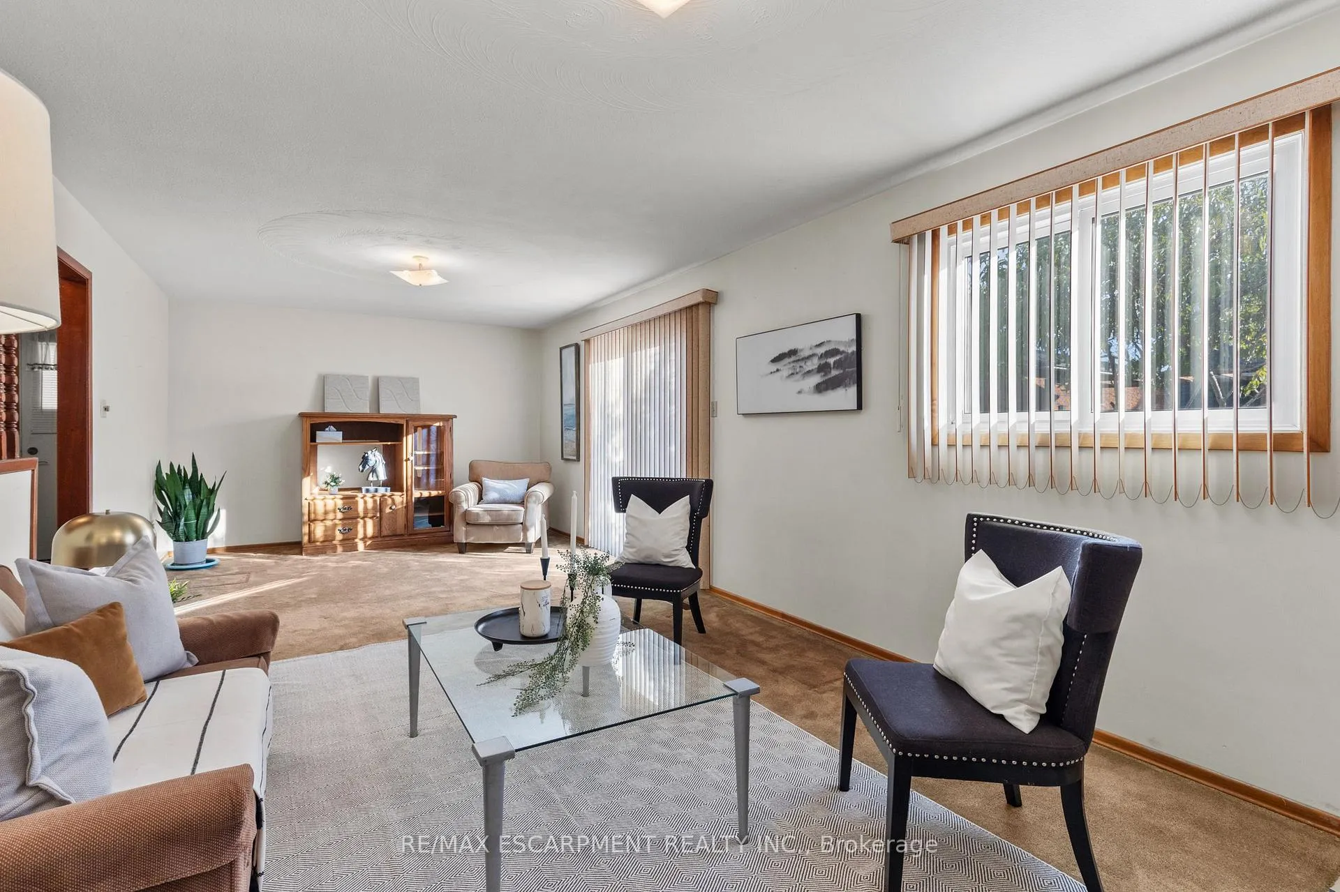 Photo 21 of 48 Village Drive, Hamilton, Kentley — HOMEH