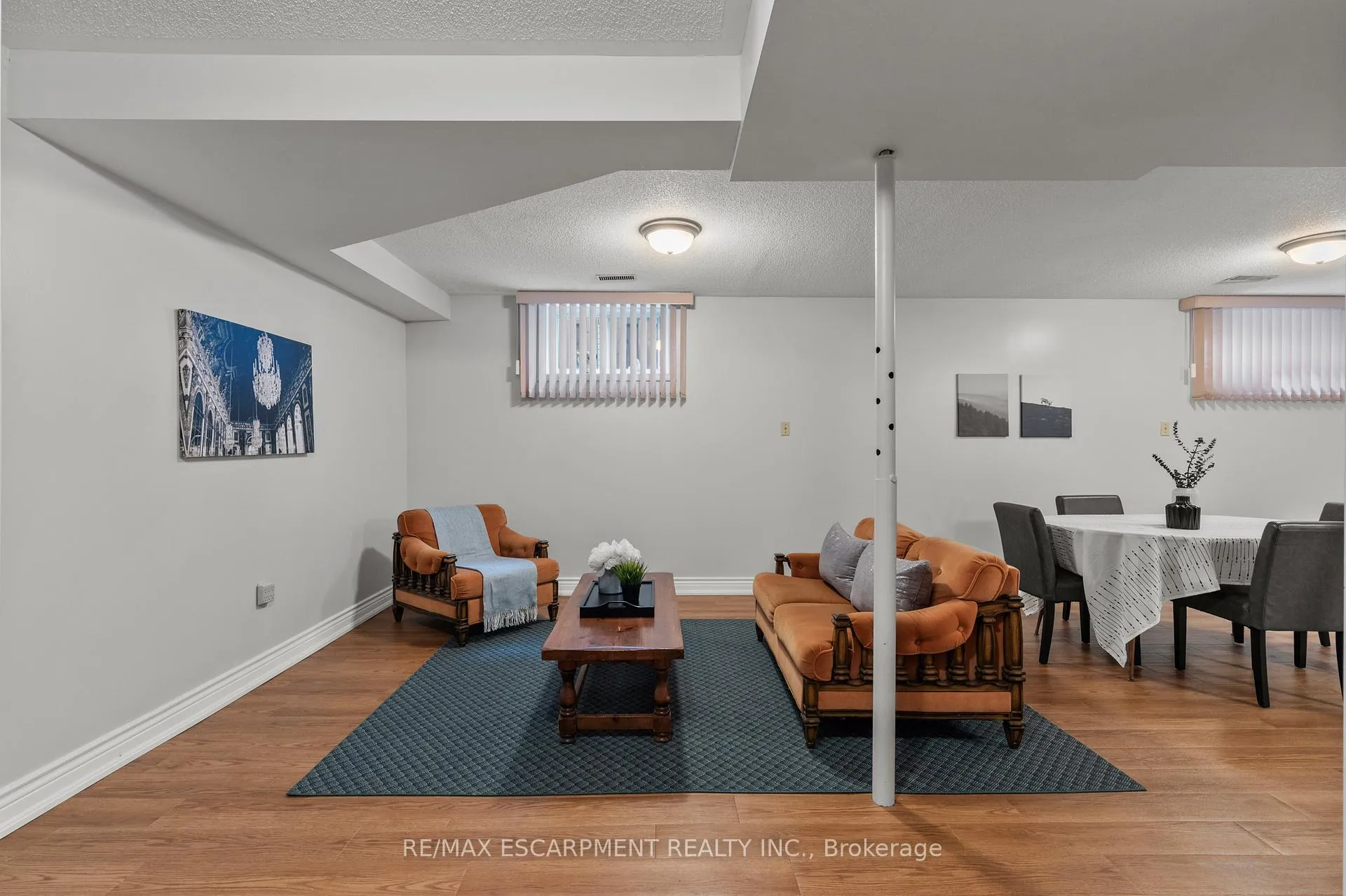 Photo 24 of 48 Village Drive, Hamilton, Kentley — HOMEH