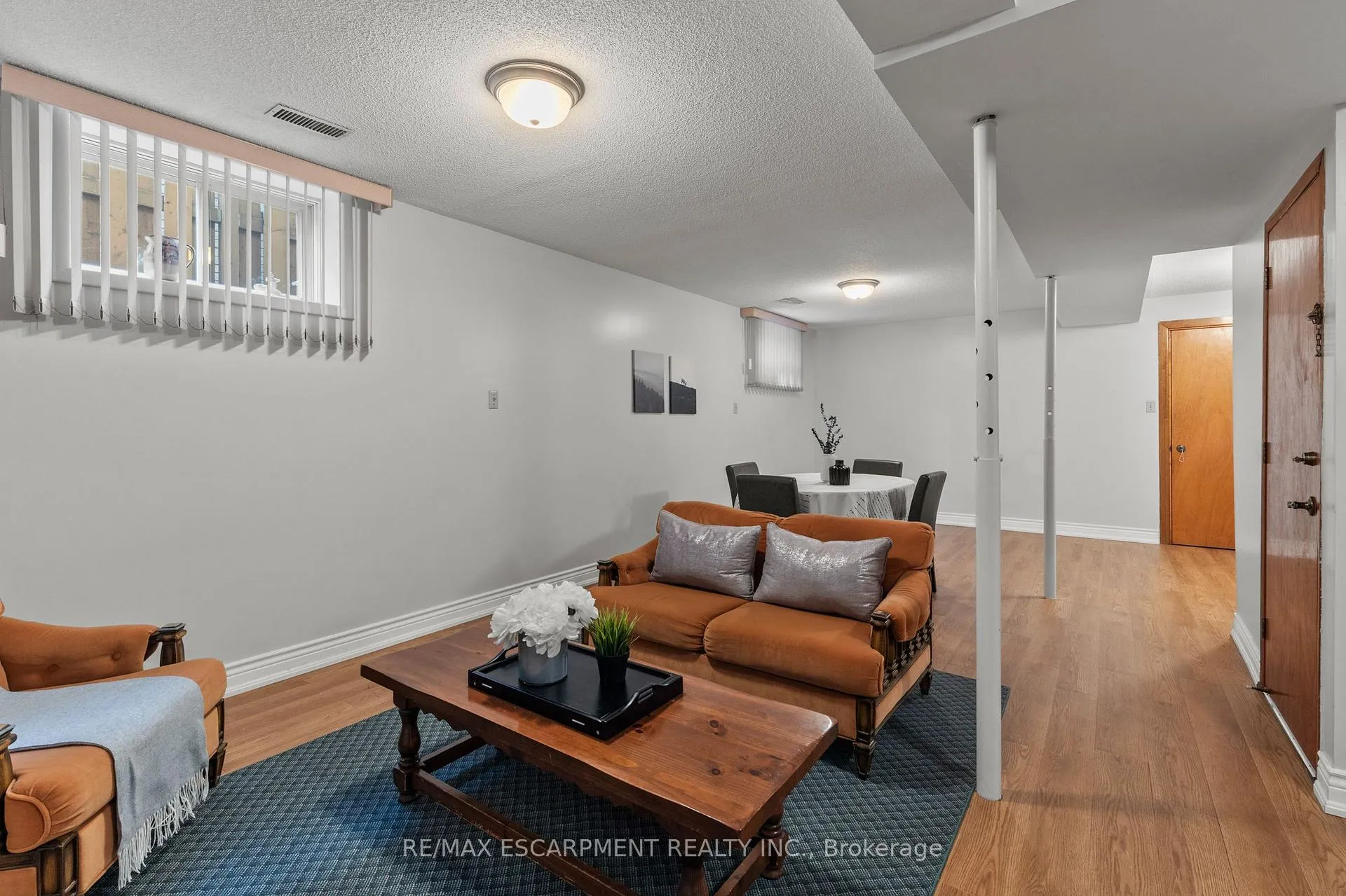 Photo 25 of 48 Village Drive, Hamilton, Kentley — HOMEH